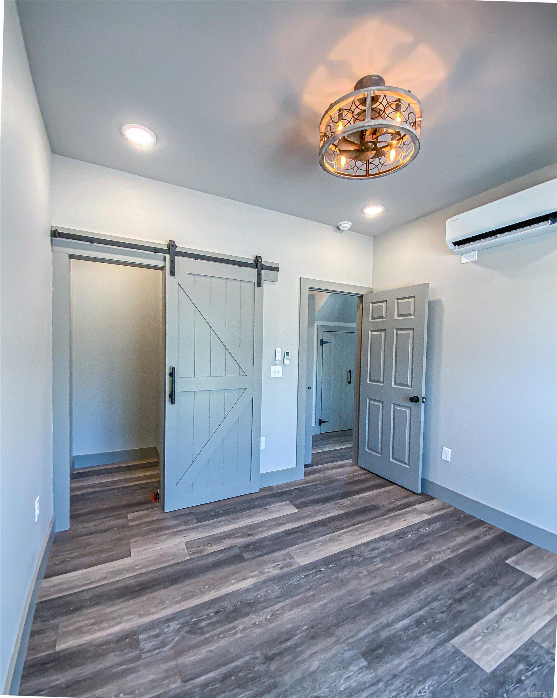 5703  MC 5004  Valley Springs, AR