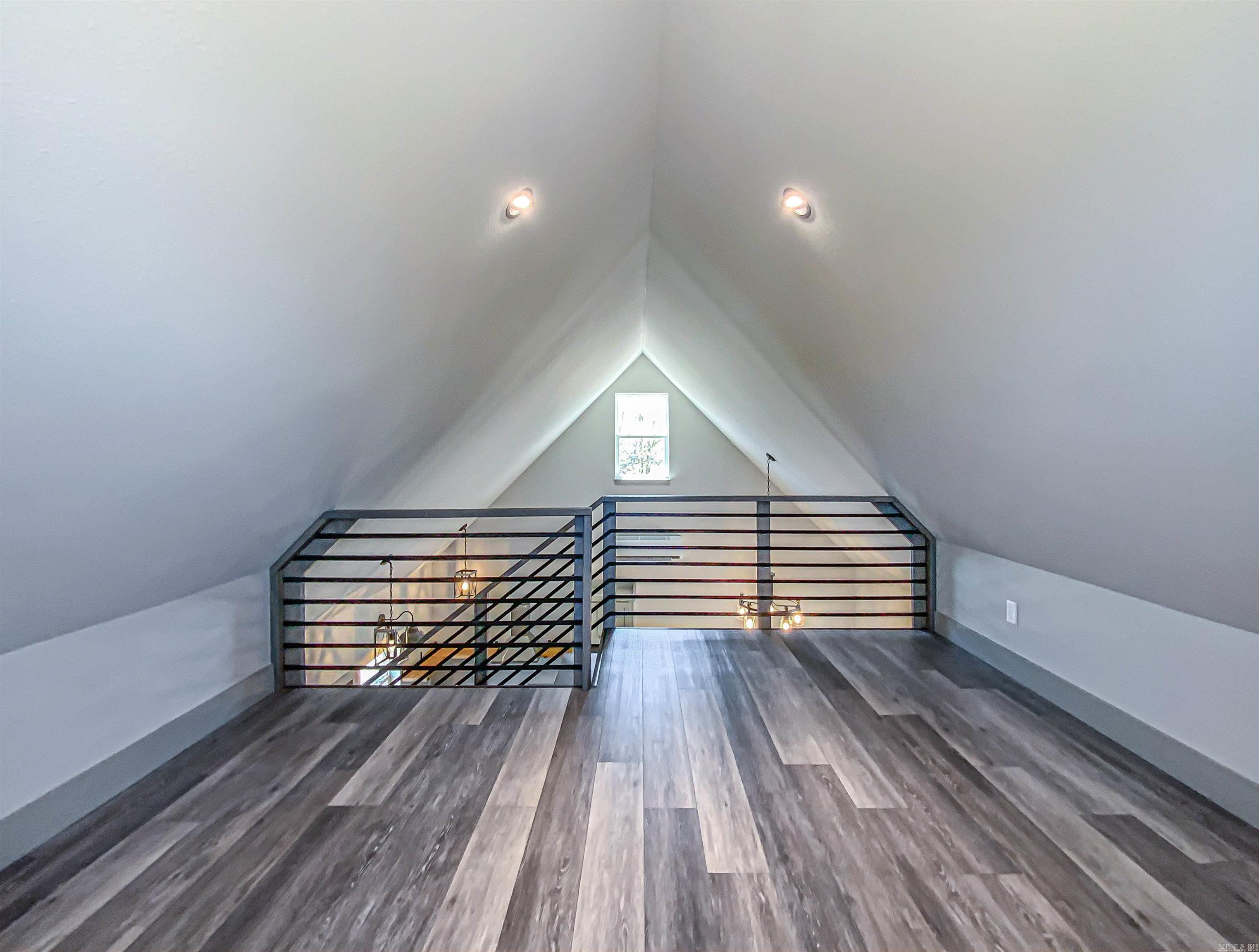 5703  MC 5004  Valley Springs, AR