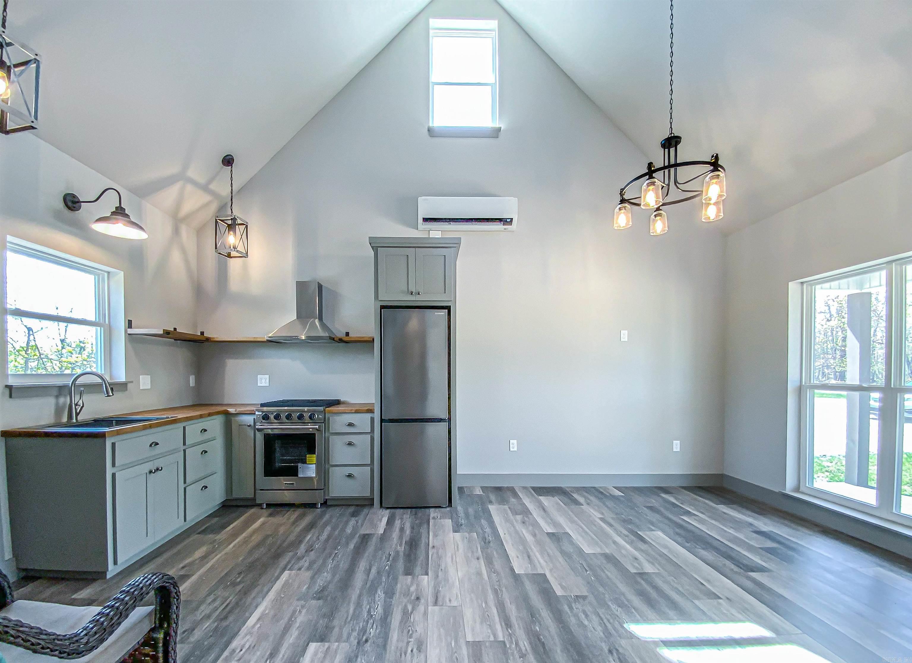 5703  MC 5004  Valley Springs, AR