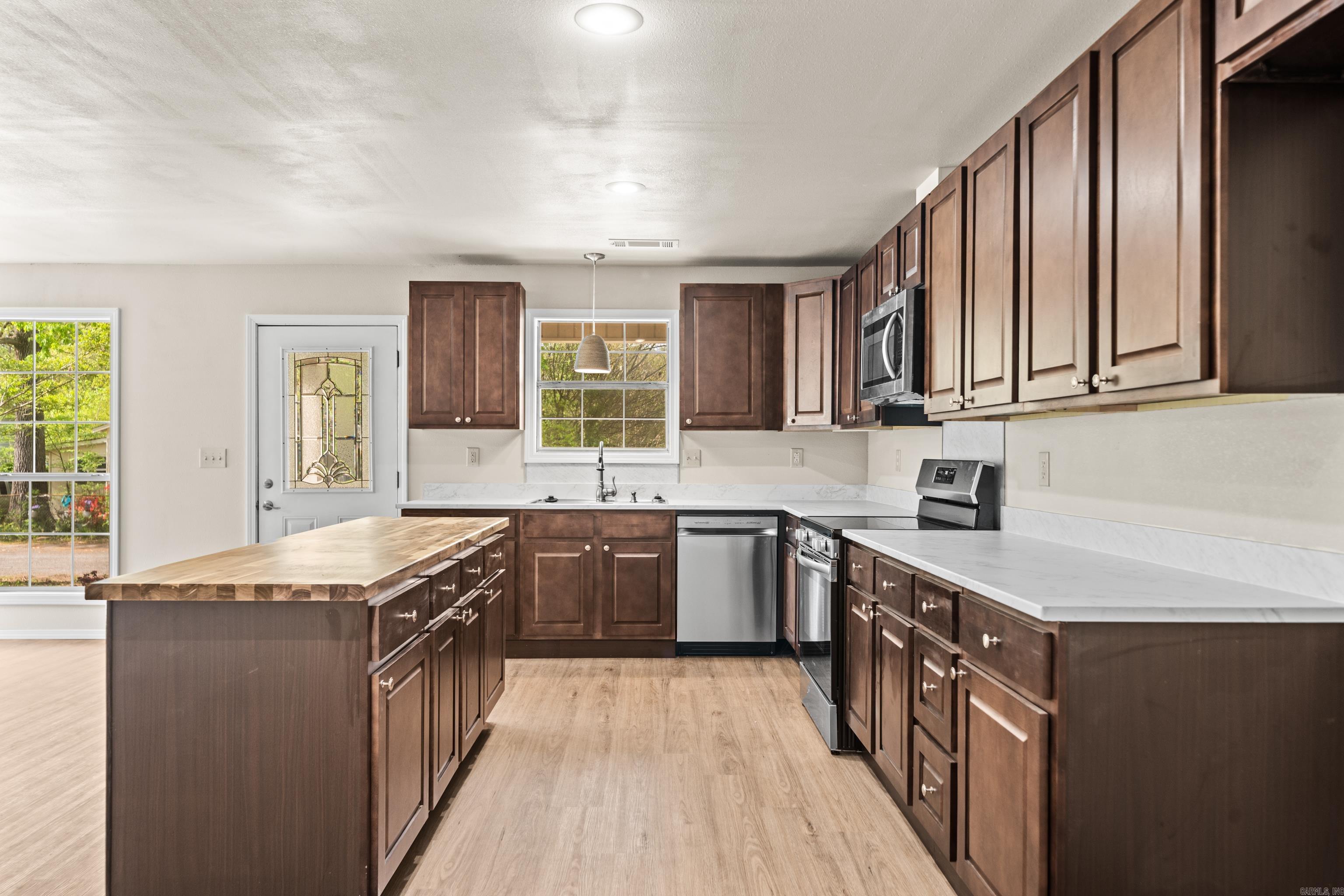 115  Patton  Hot Springs, AR