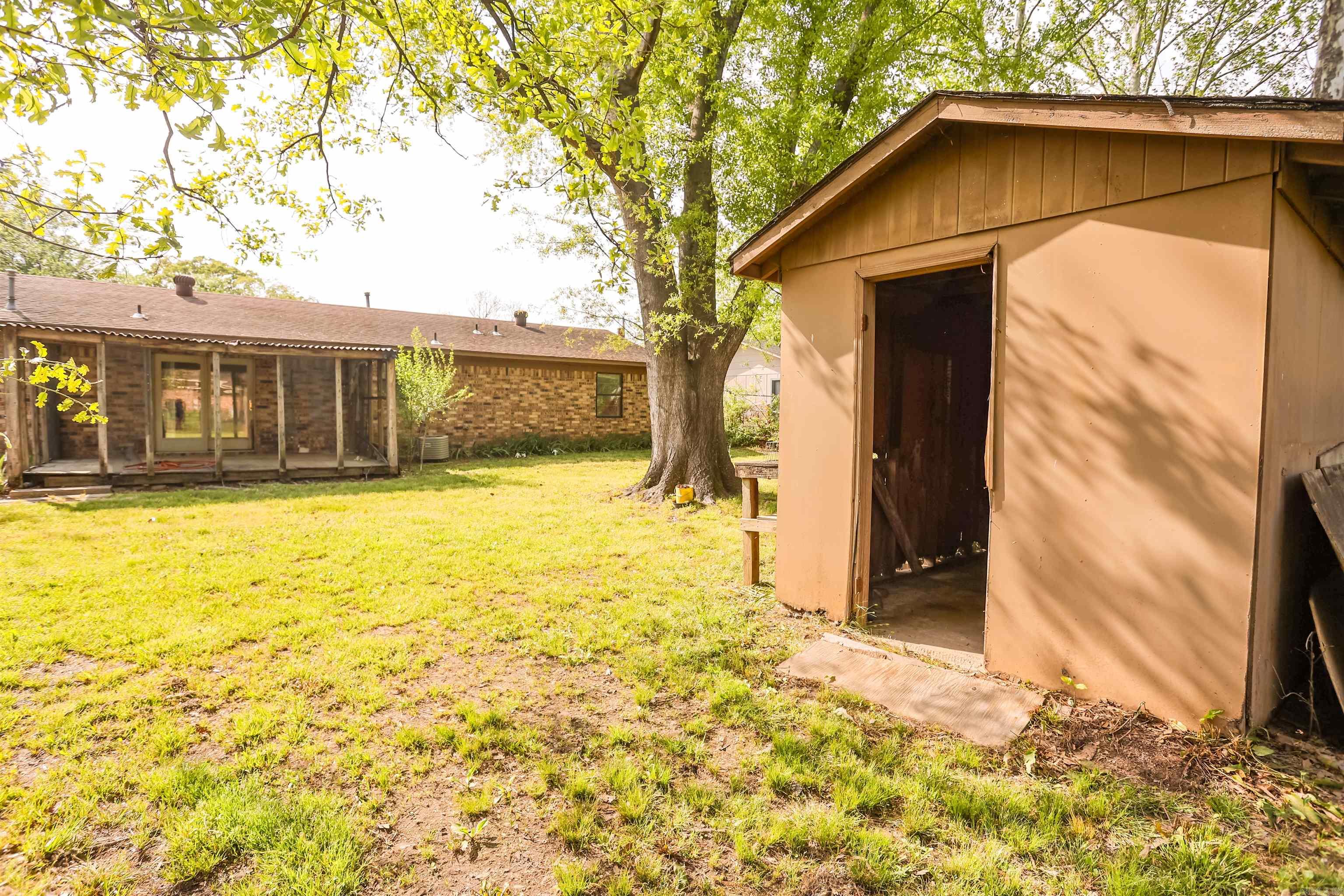 1209 S Hartford  Russellville, AR
