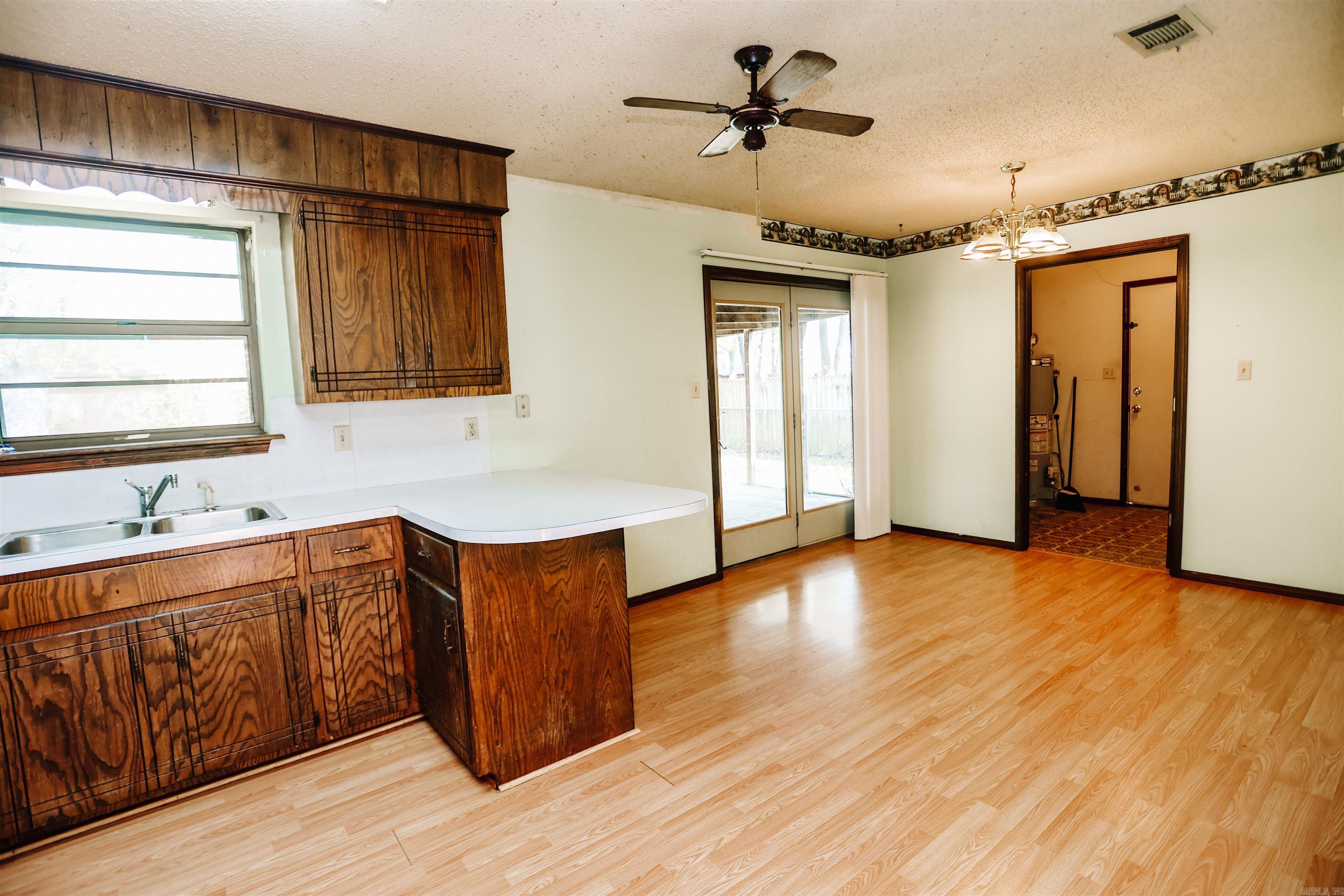 1209 S Hartford  Russellville, AR