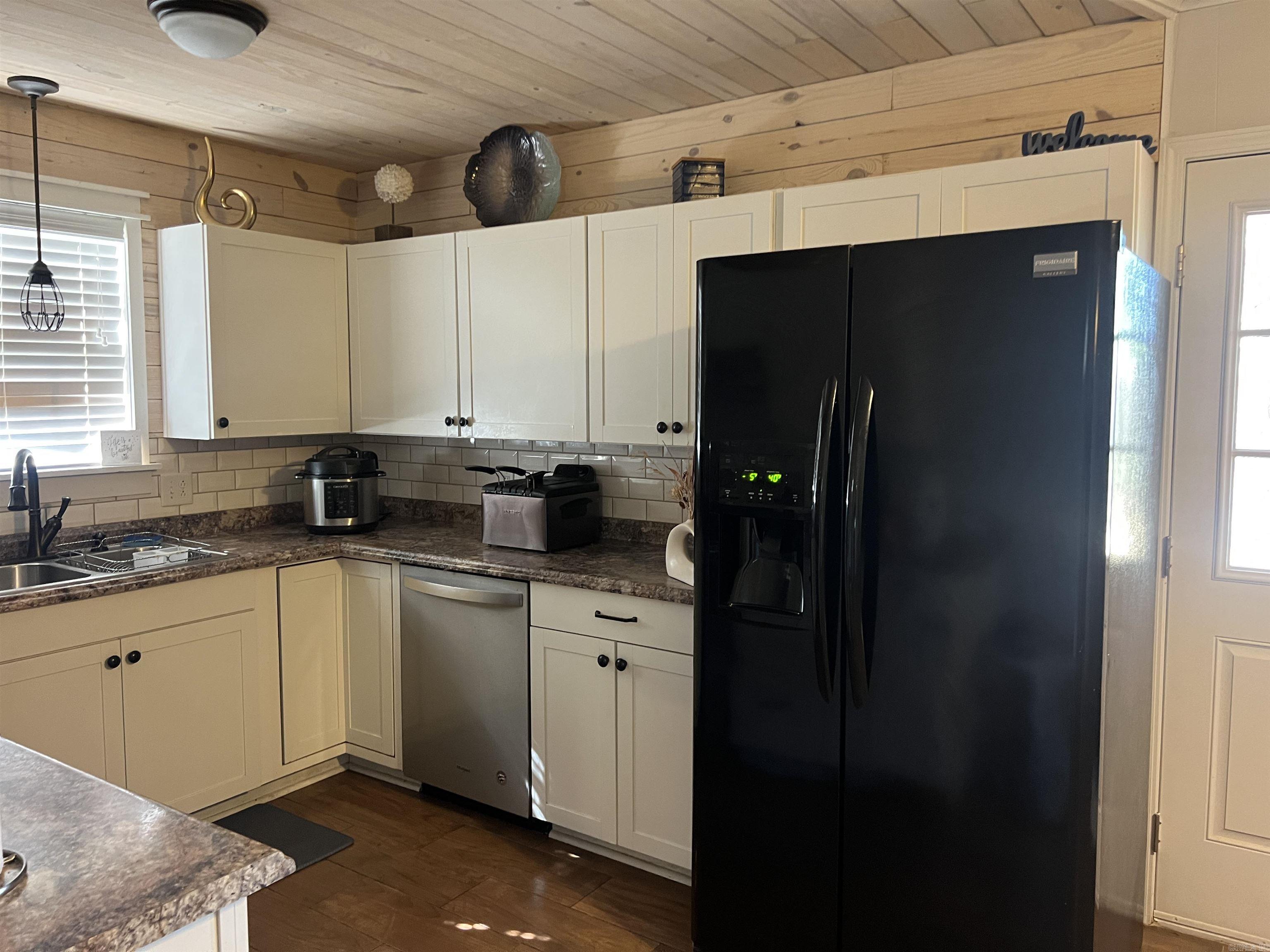 2609  Sherwood Forest  Pine Bluff, AR