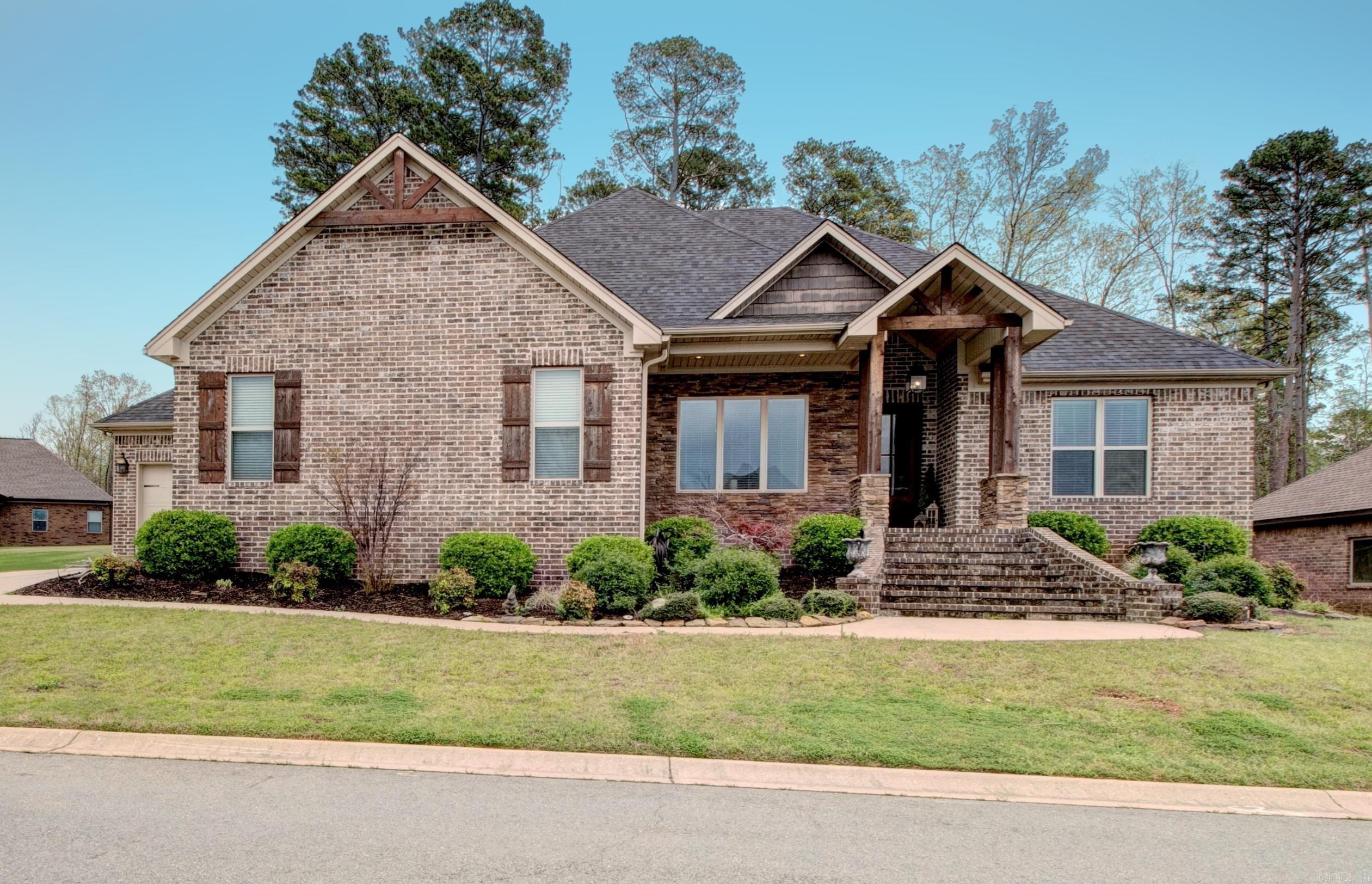 2136  Avondale  Benton, AR