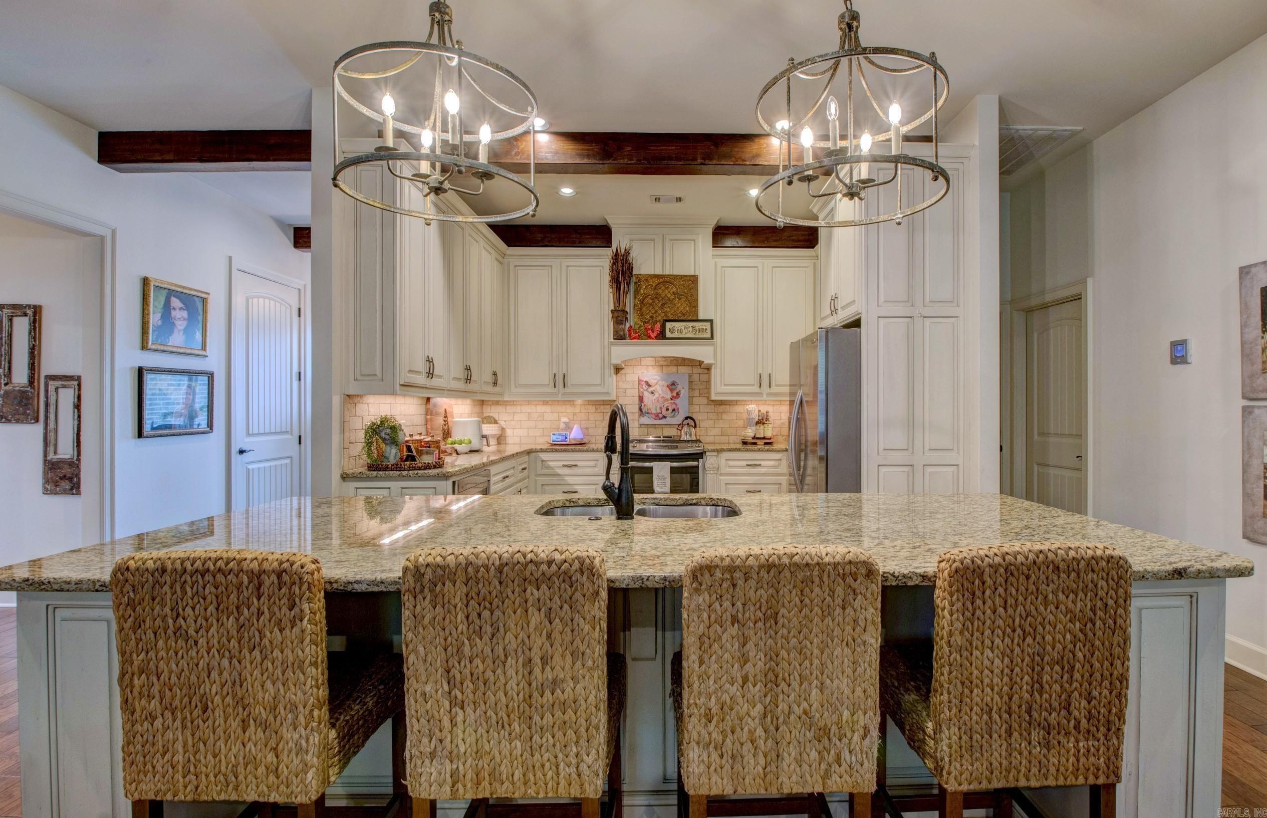 2136  Avondale  Benton, AR