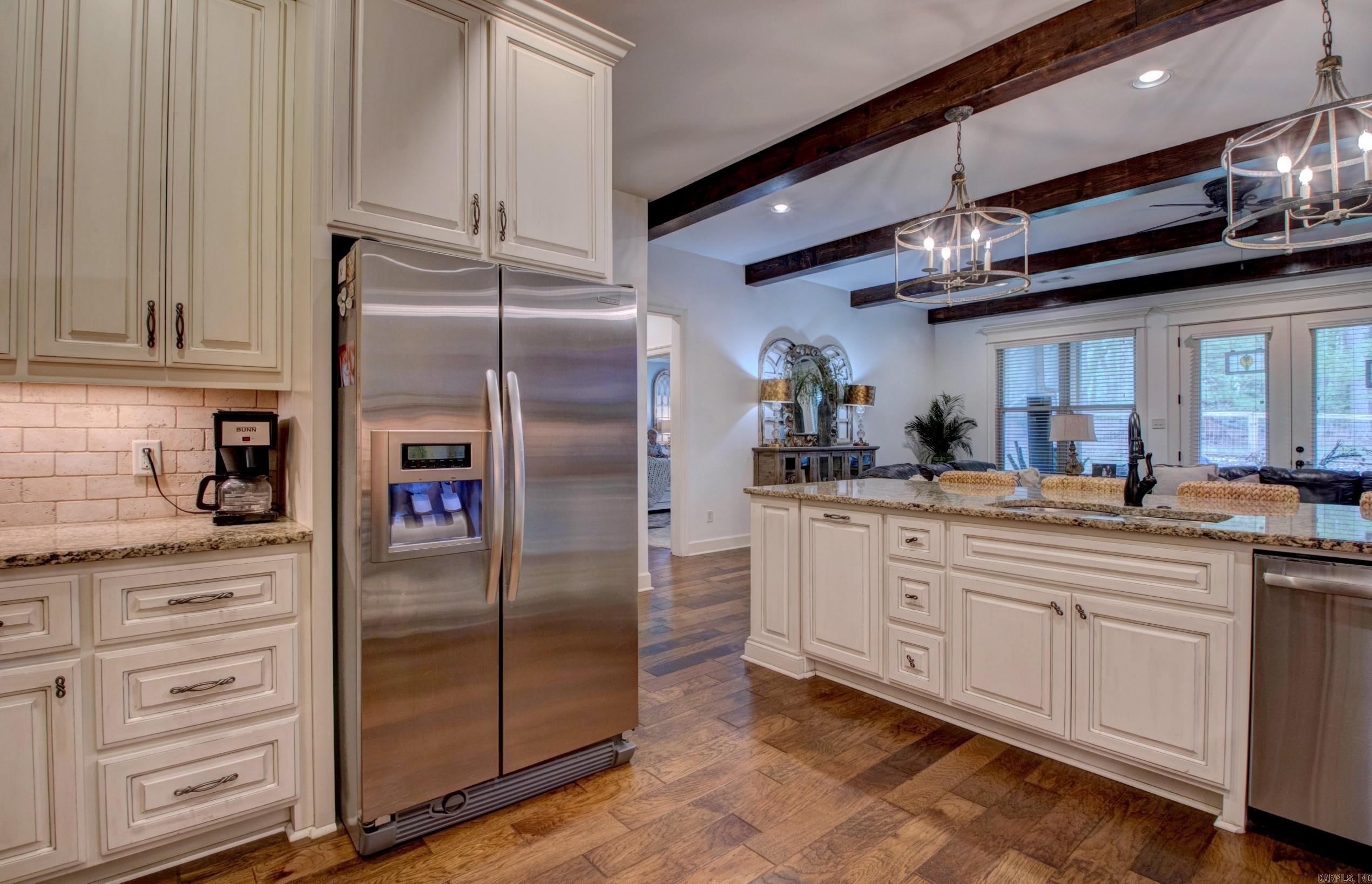 2136  Avondale  Benton, AR