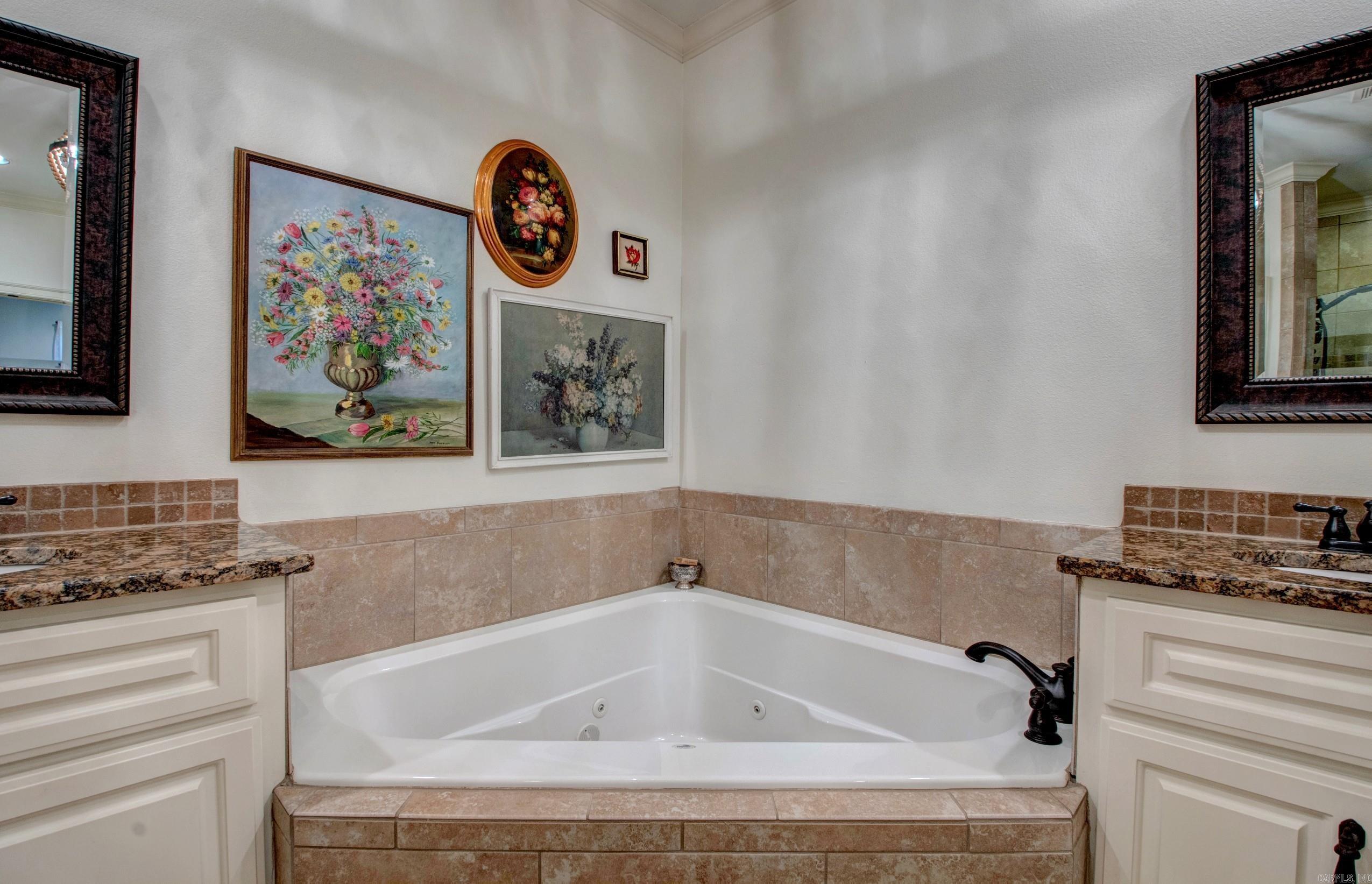 2136  Avondale  Benton, AR