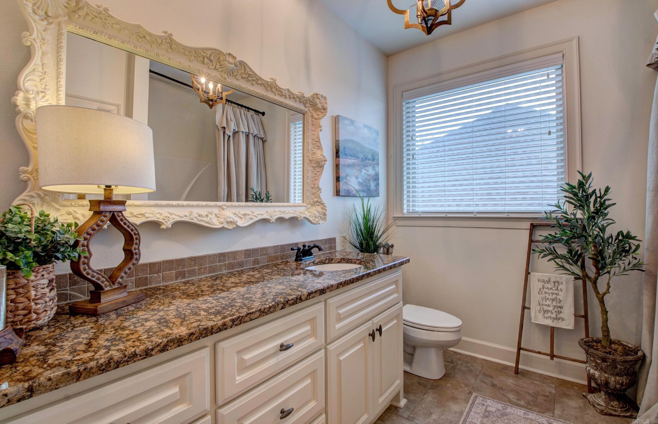 2136  Avondale  Benton, AR