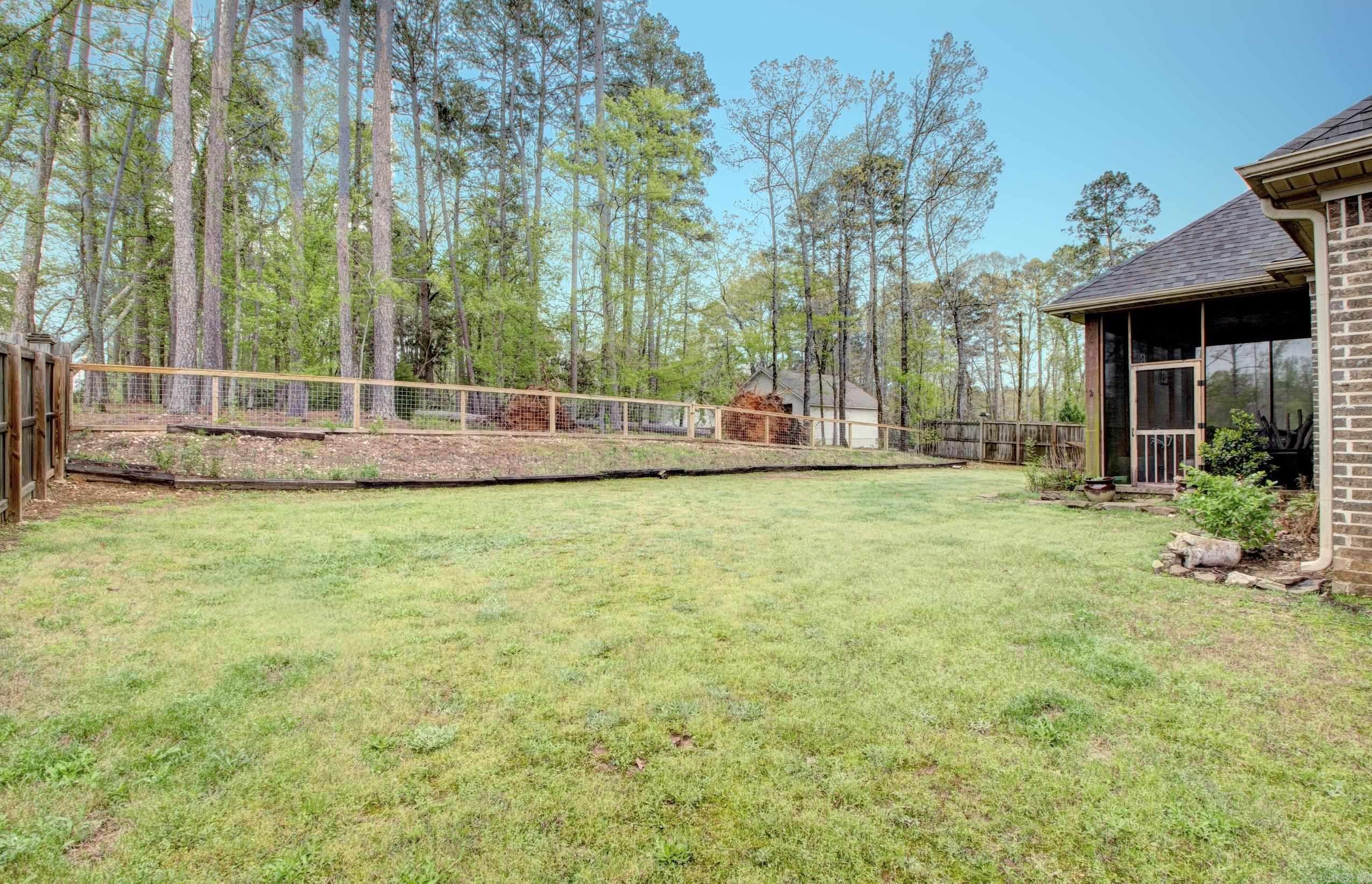 2136  Avondale  Benton, AR
