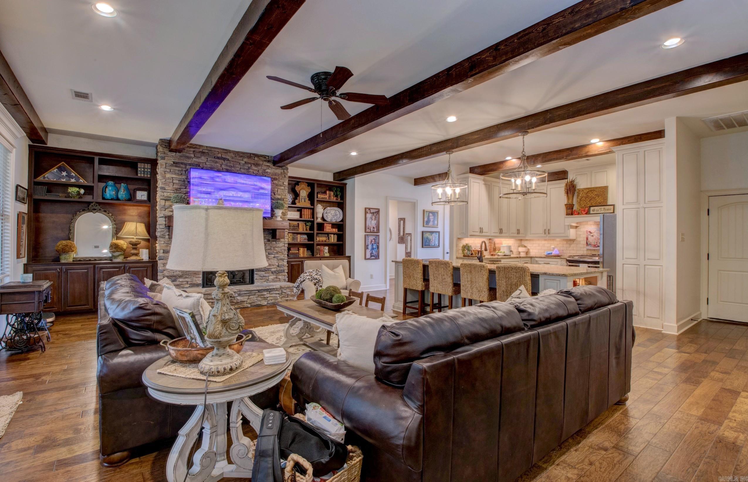 2136  Avondale  Benton, AR