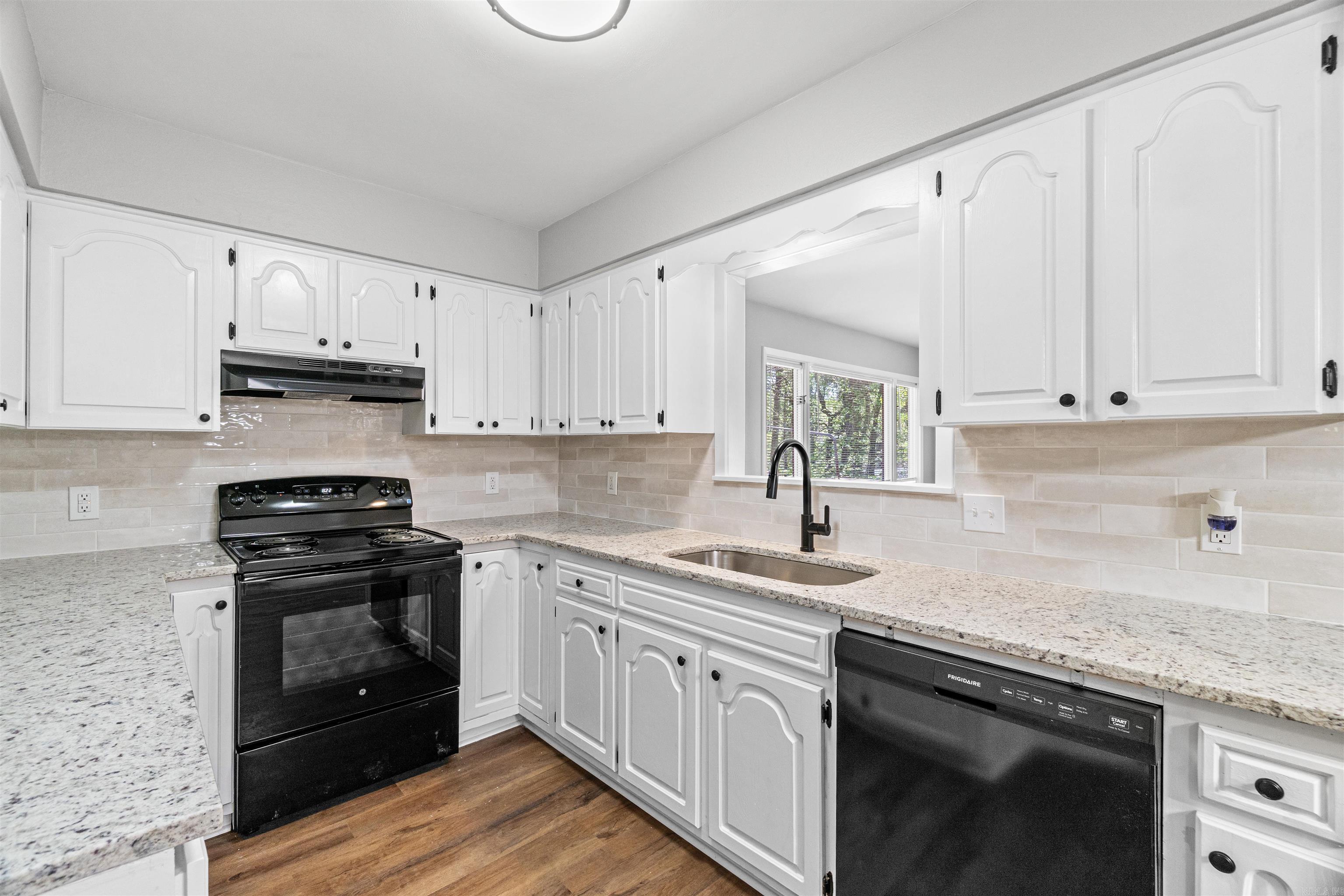 13  Silla  Hot Springs Village, AR
