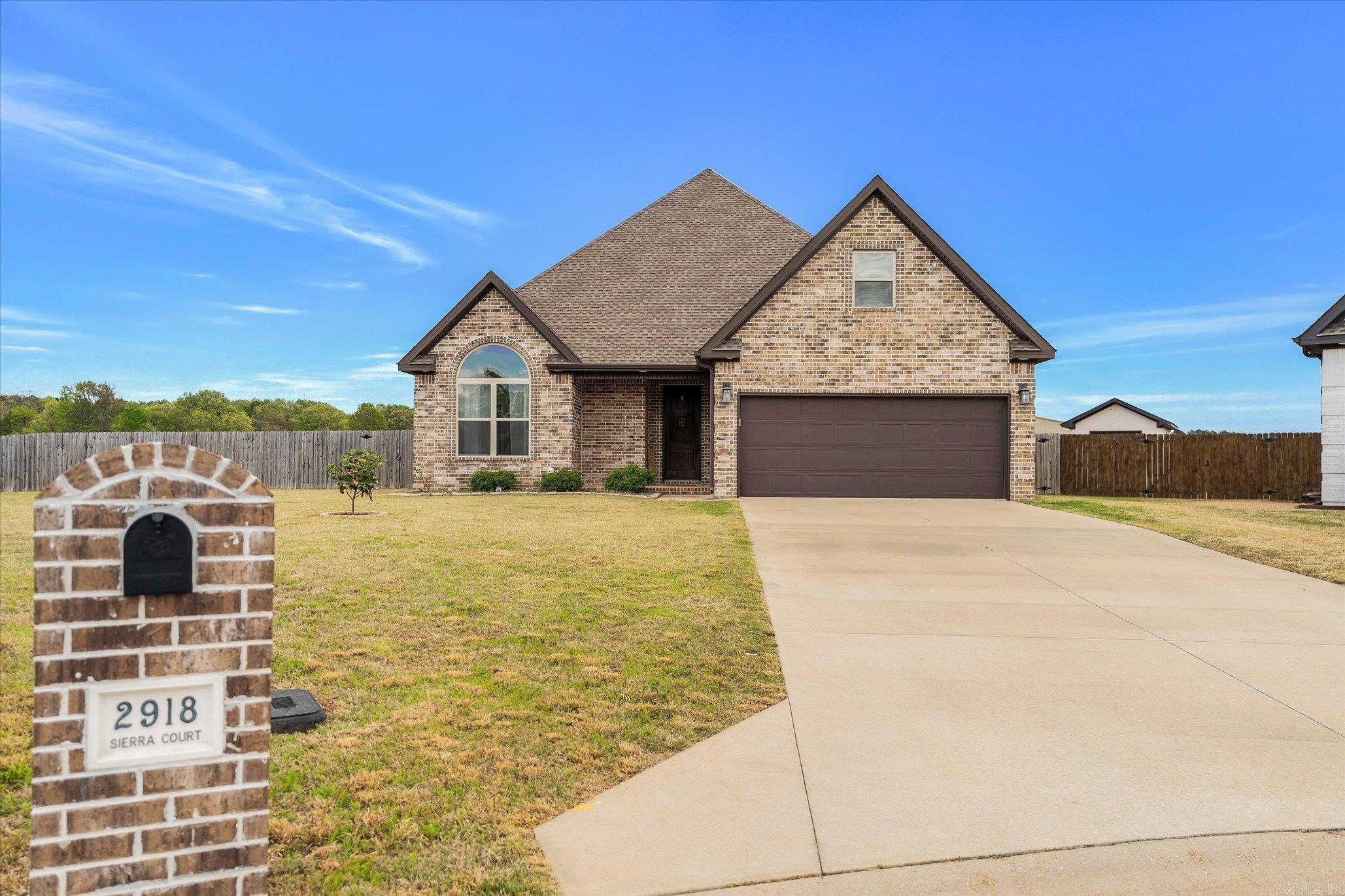 2918 Sierra Ct. Jonesboro, AR 72404-7107