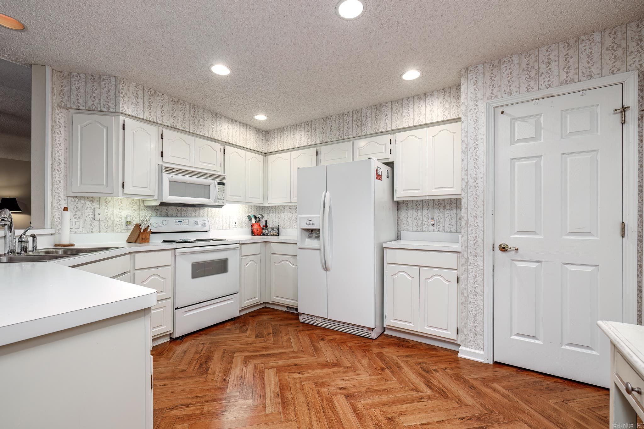 13  Arista Ln  Hot Springs Village, AR