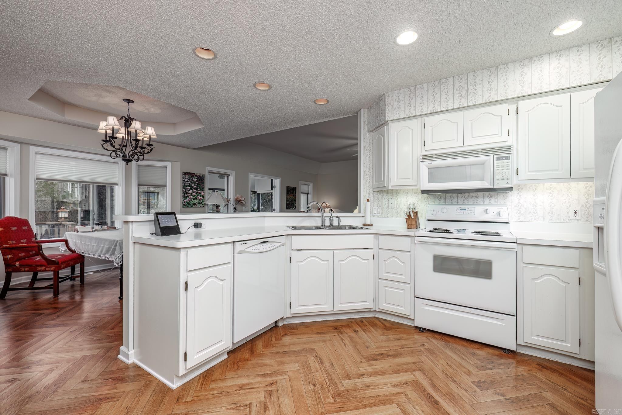 13  Arista Ln  Hot Springs Village, AR