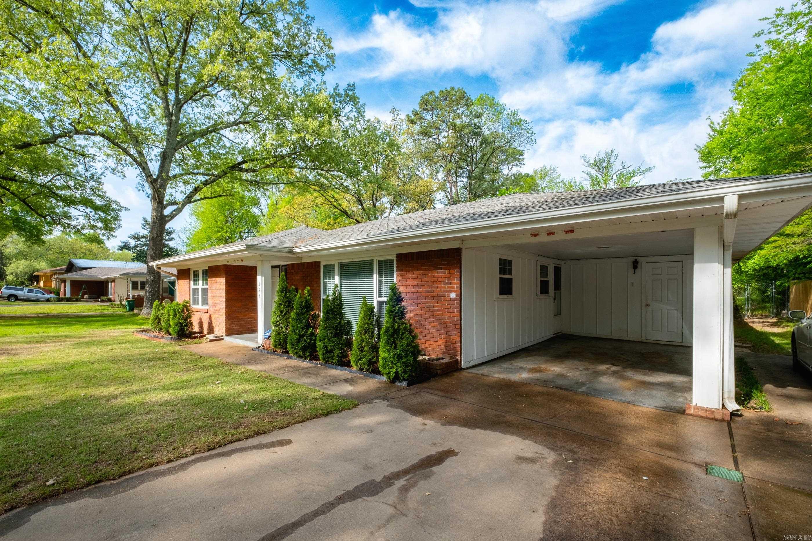 124  Hiawatha Dr  Little Rock, AR