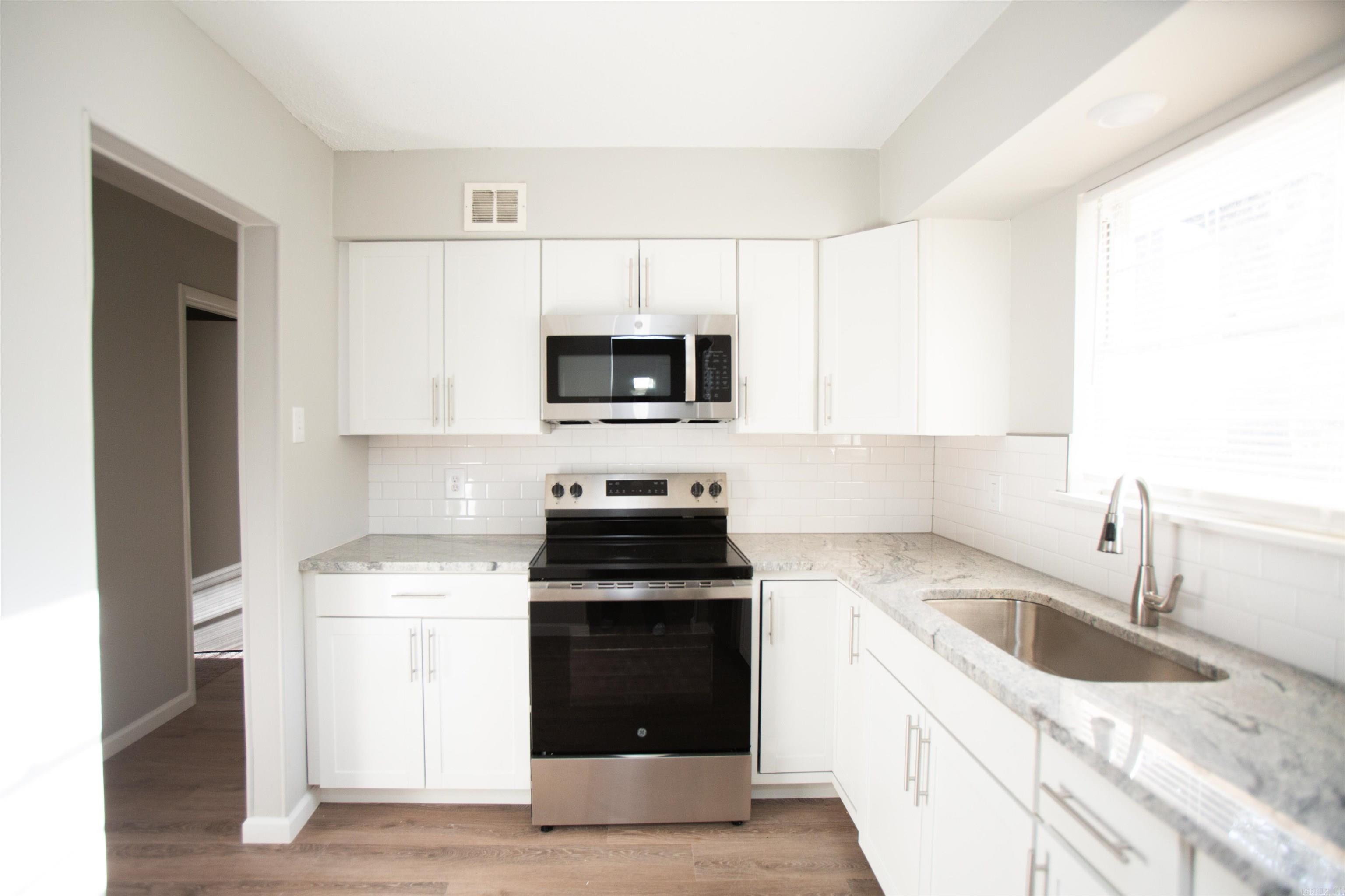 7204 W Wakefield  Little Rock, AR