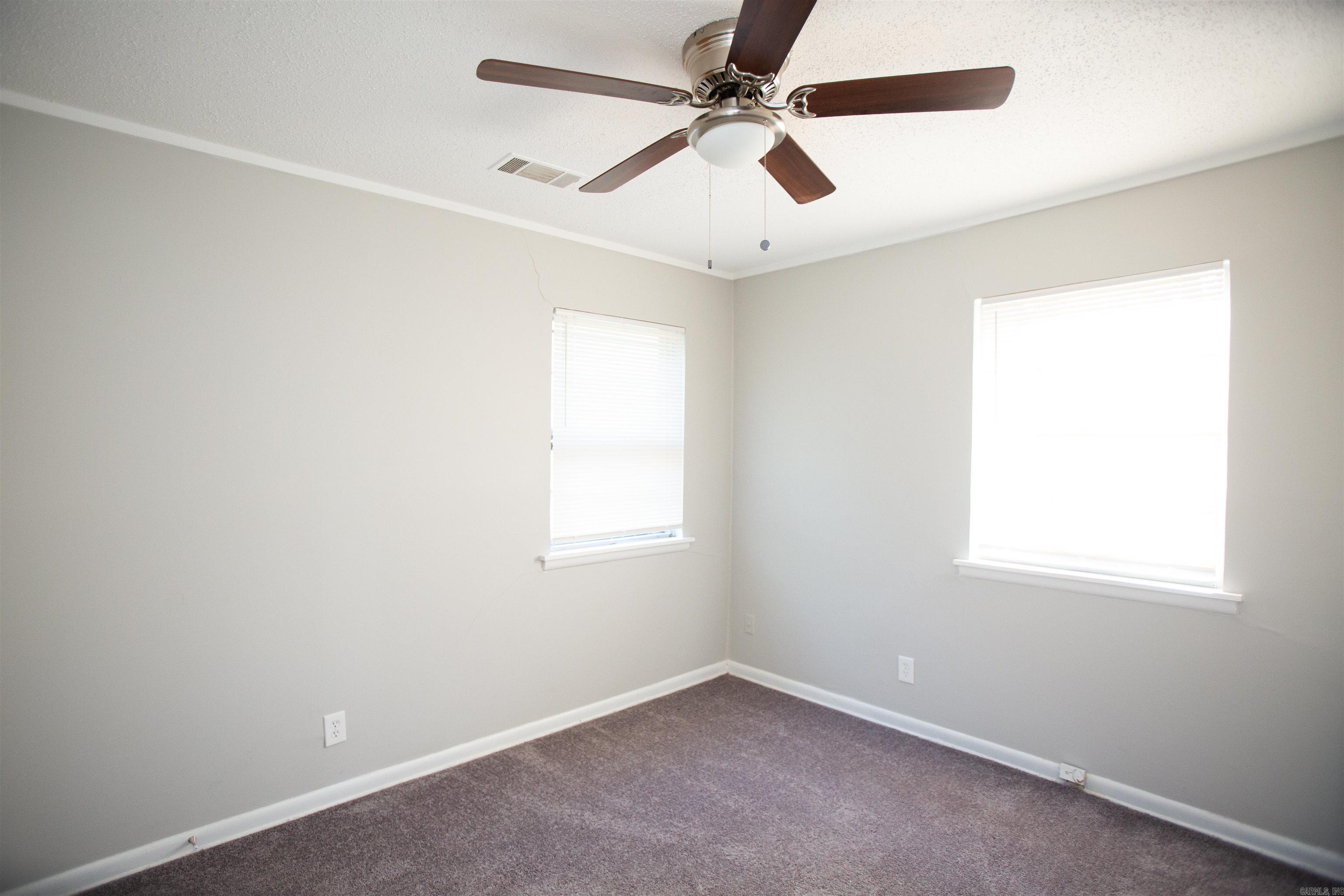 7204 W Wakefield  Little Rock, AR