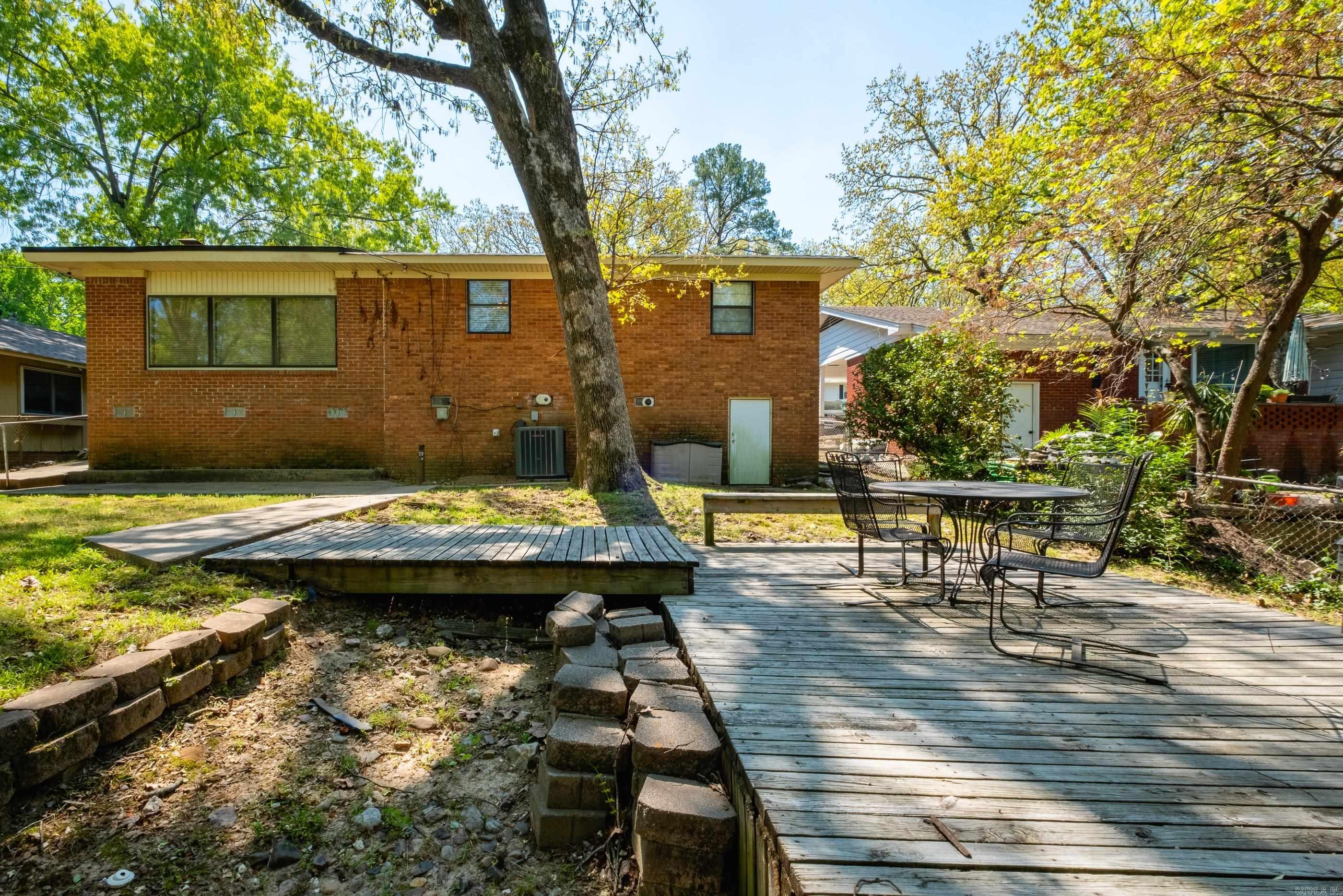 4  Tomahawk  Little Rock, AR