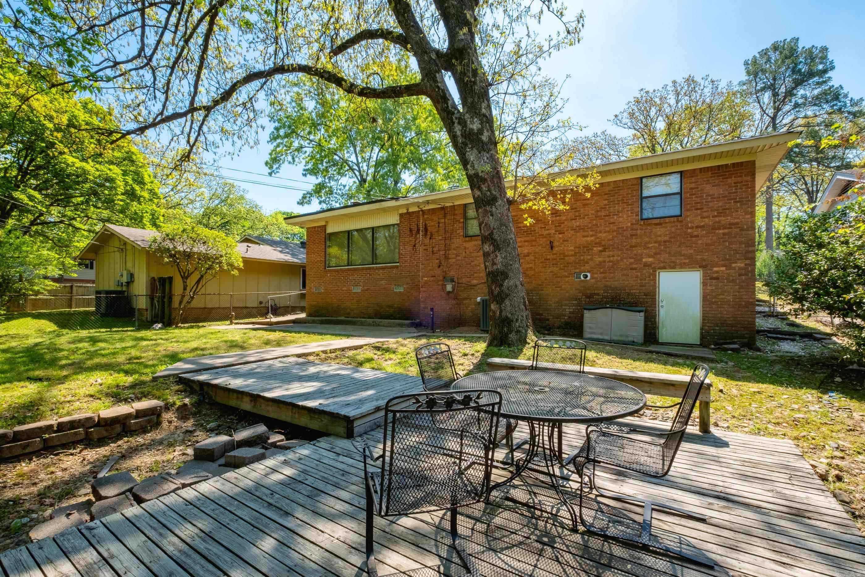 4  Tomahawk  Little Rock, AR