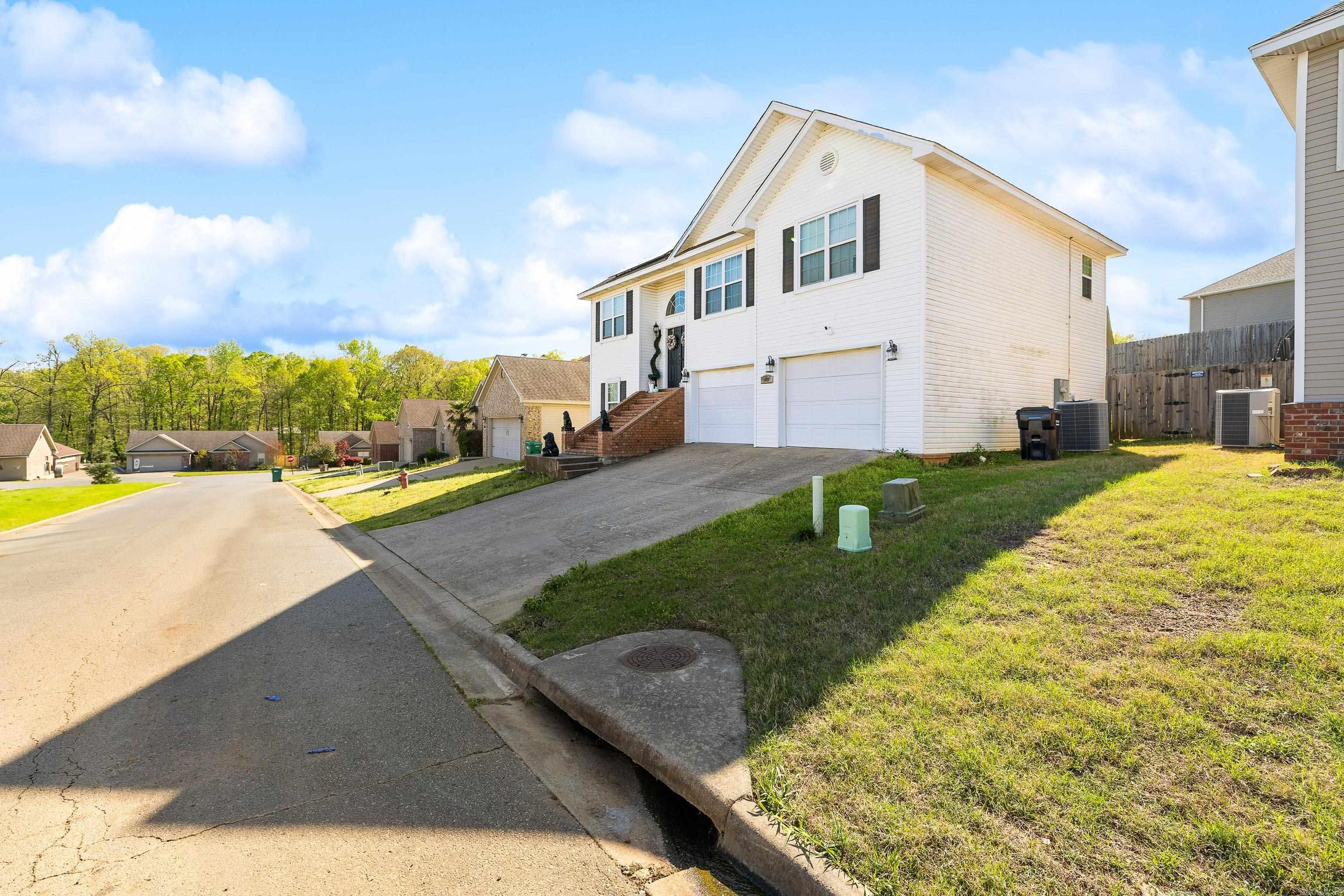 1007  Clinton  Alexander, AR
