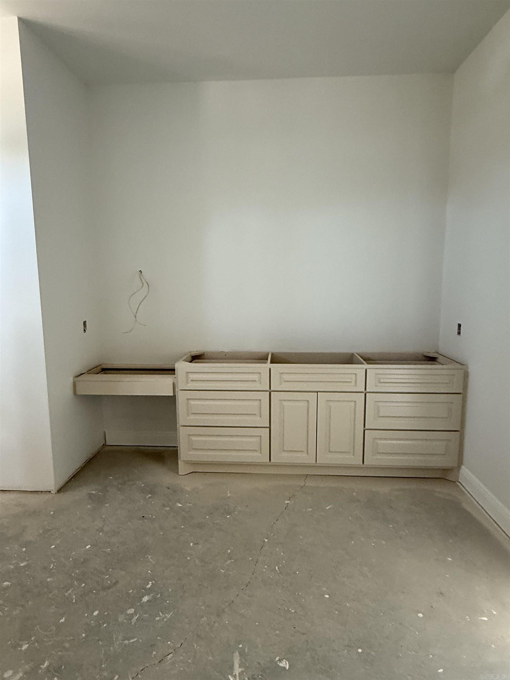 32  Lowell  Greenbrier, AR