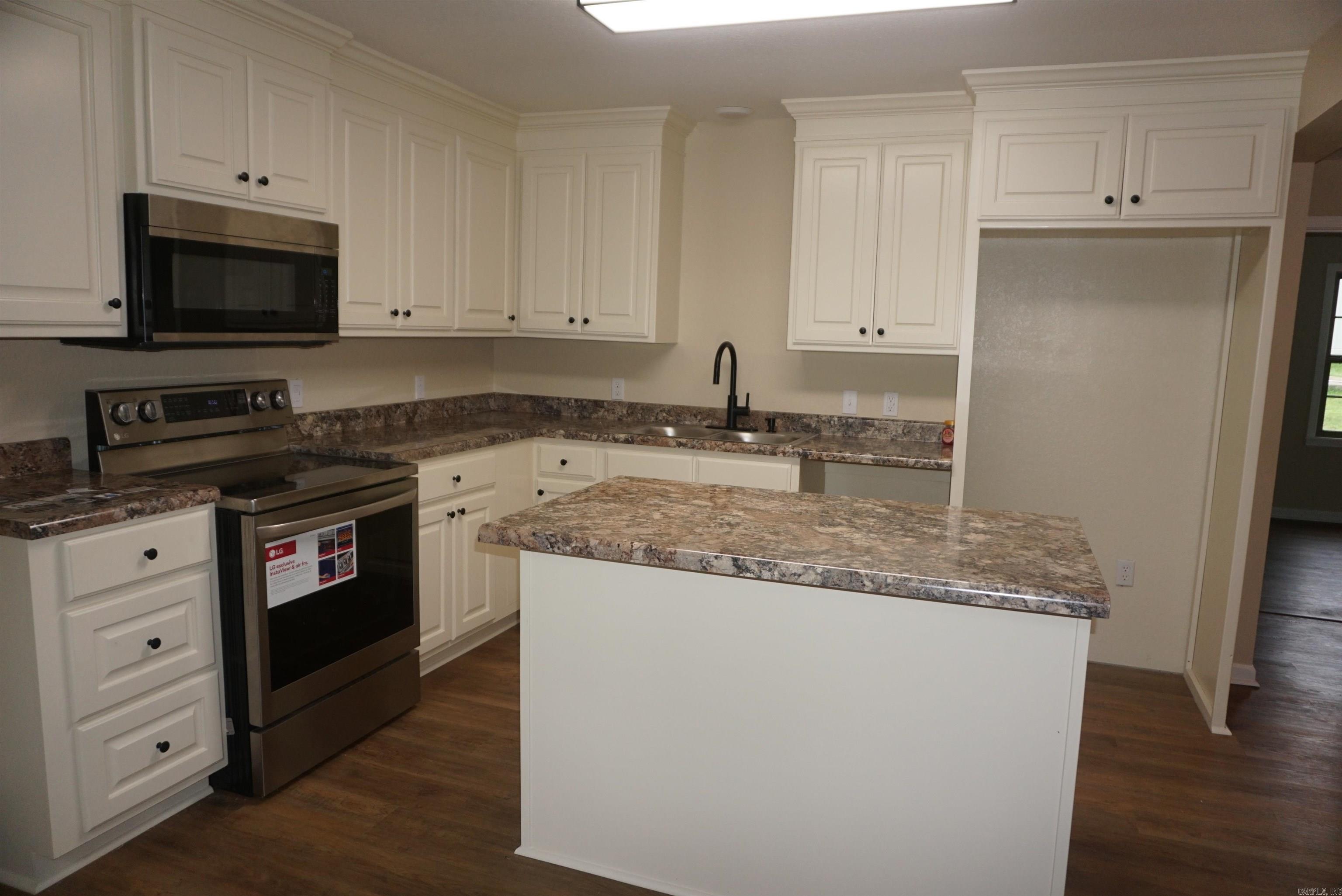300 Clark ST  Bald Knob, AR