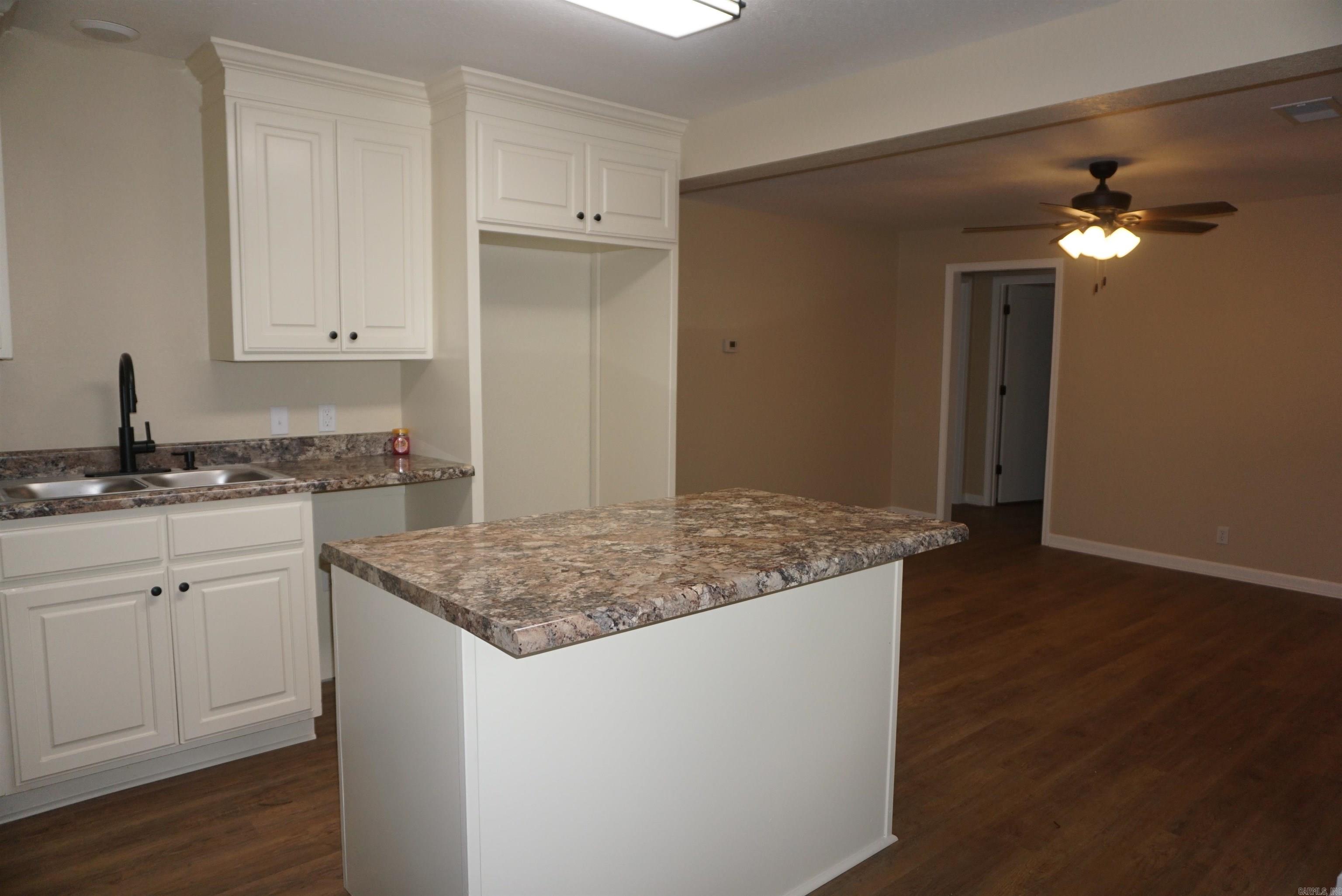 300 Clark ST  Bald Knob, AR