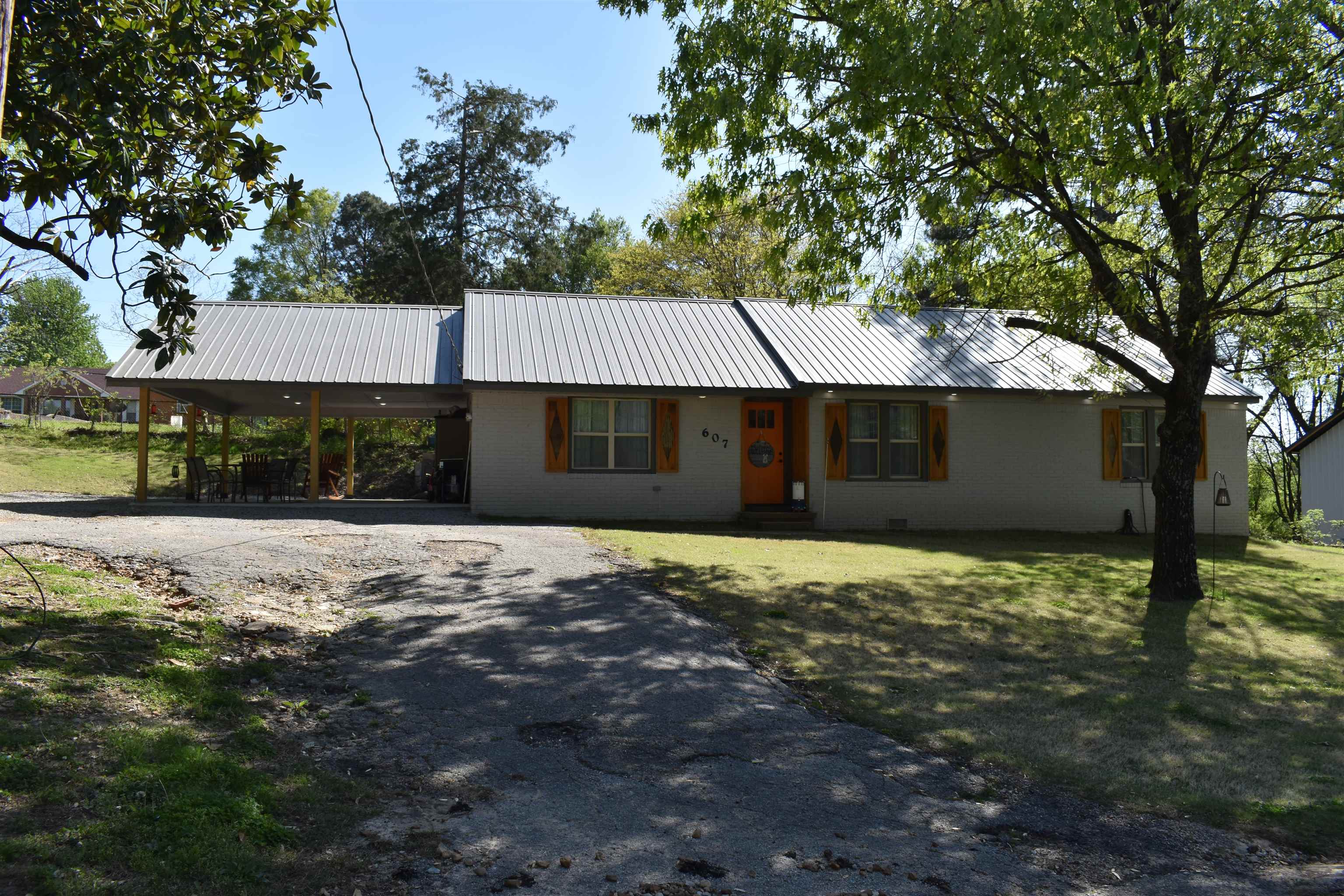 607 E Center  Harrisburg, AR