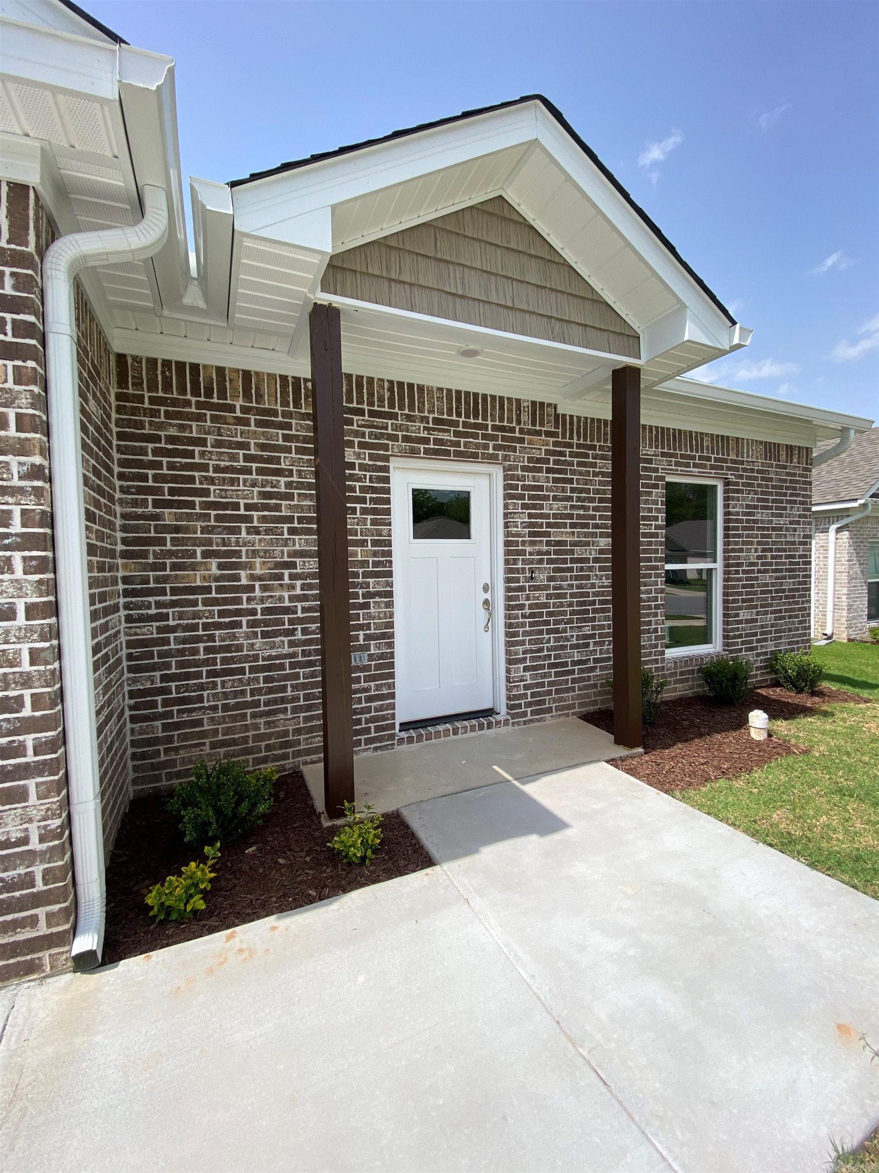 3512  Village Walk  Bryant, AR