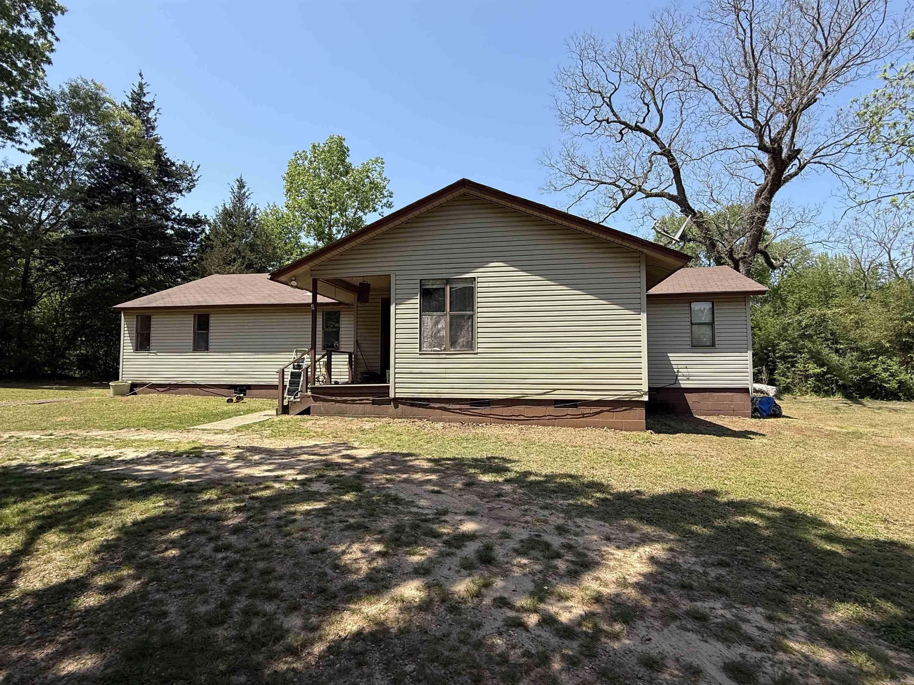 128 W Rock Hill  Lockesburg, AR