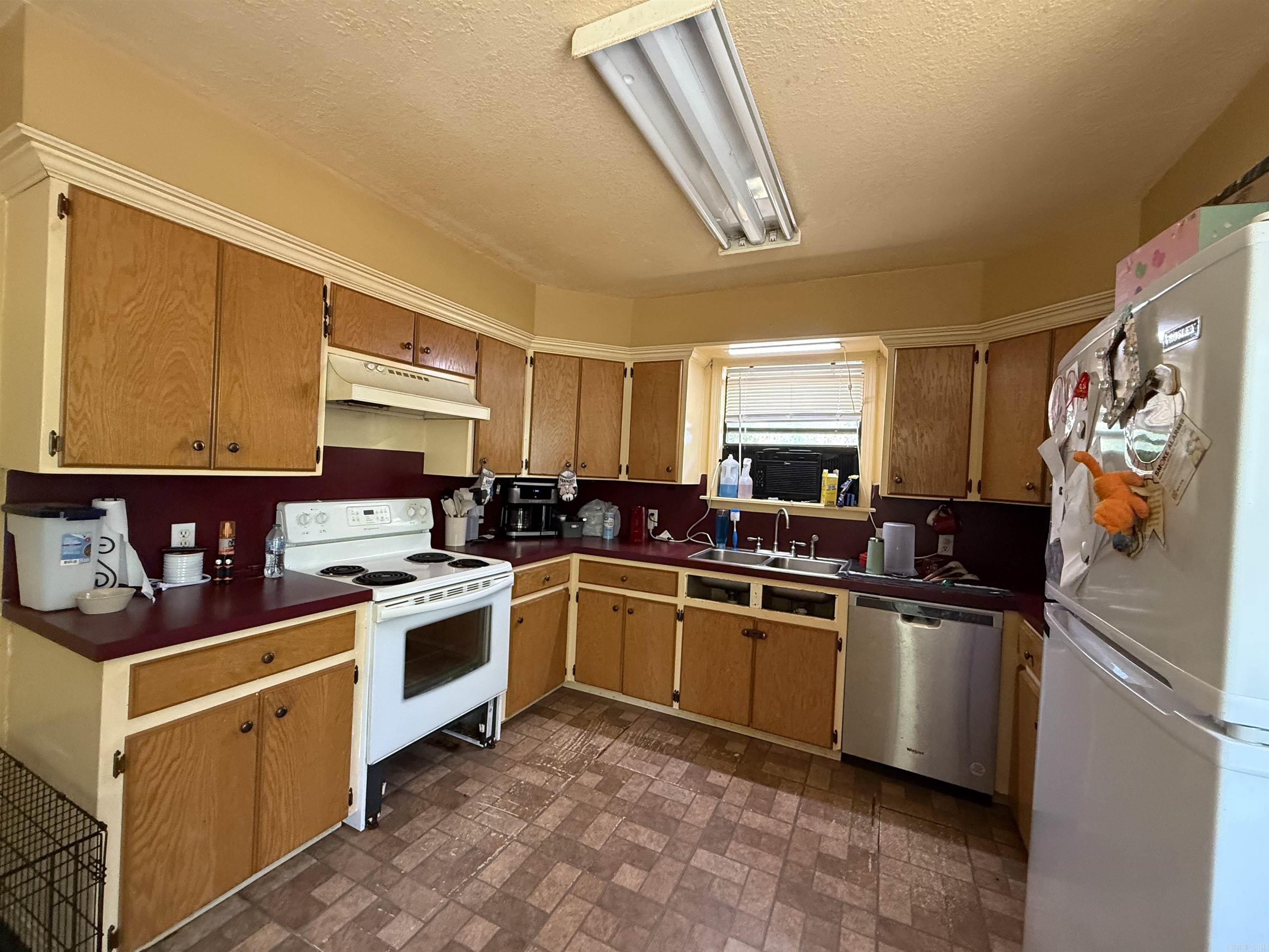 128 W Rock Hill  Lockesburg, AR