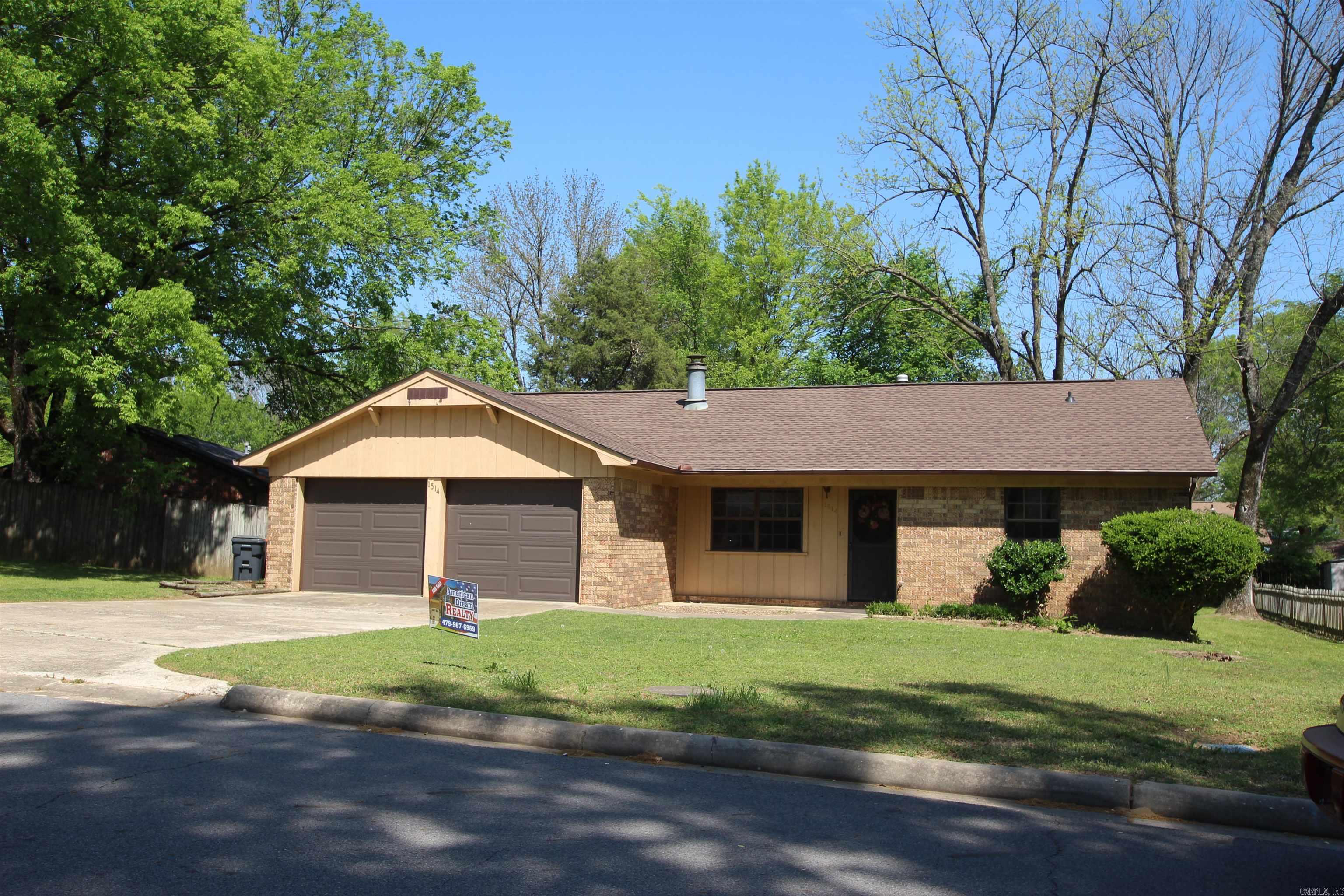 1514 N Jackson  Russellville, AR