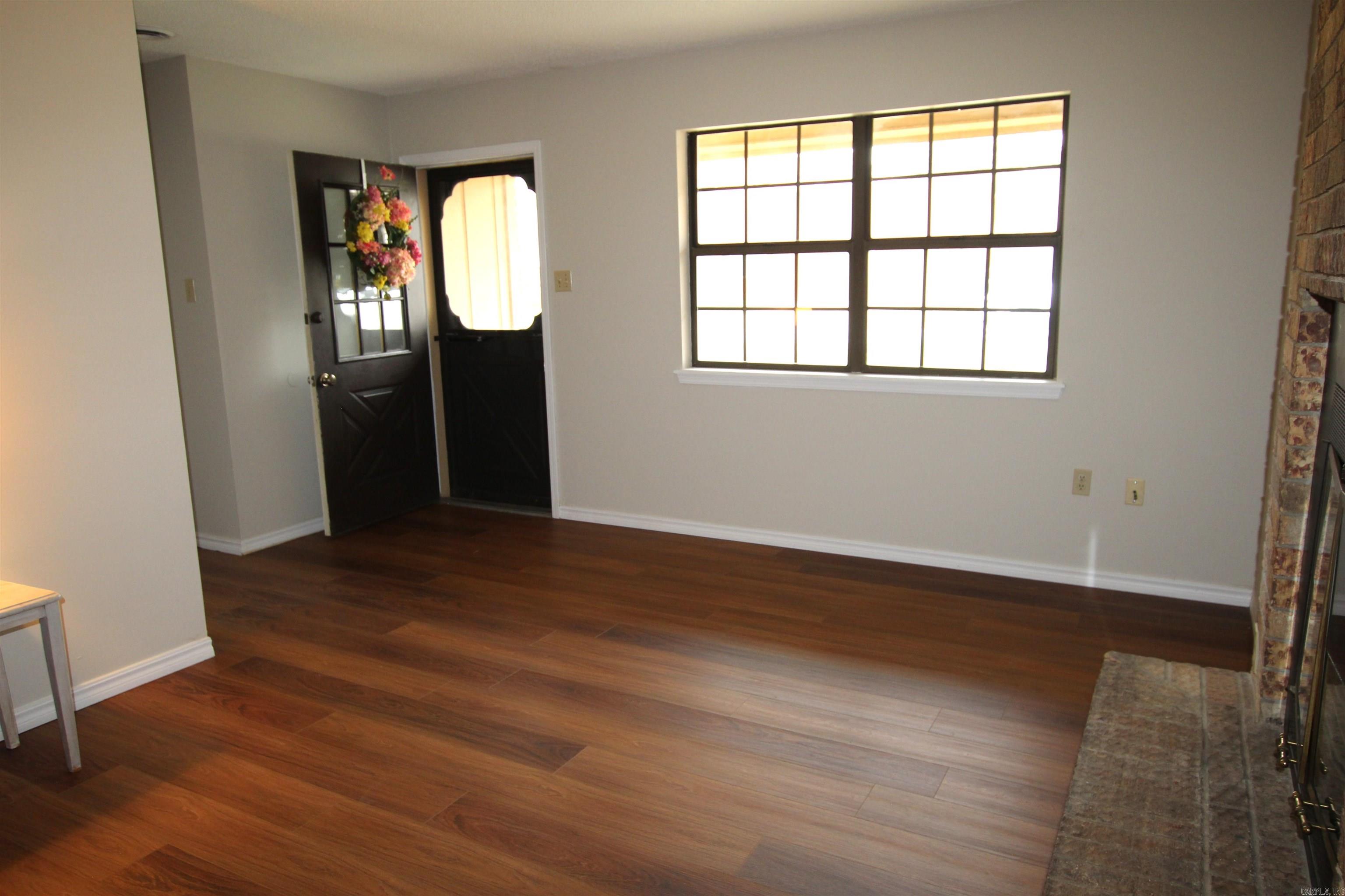 1514 N Jackson  Russellville, AR