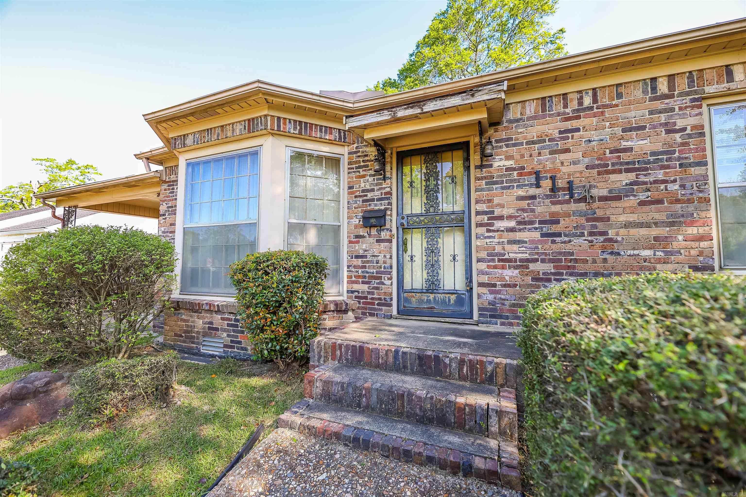 1114 W Oak St  El Dorado, AR