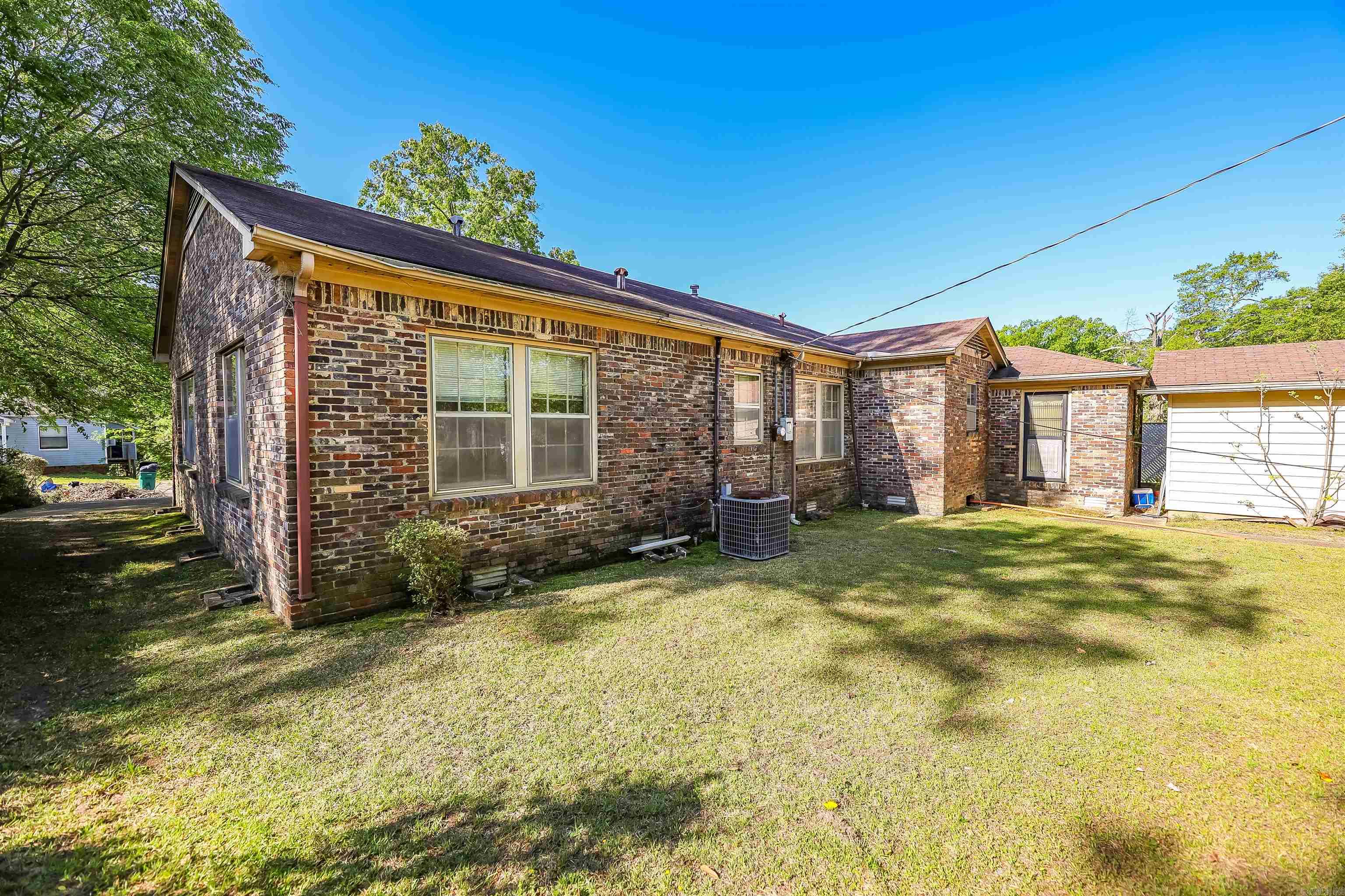 1114 W Oak St  El Dorado, AR