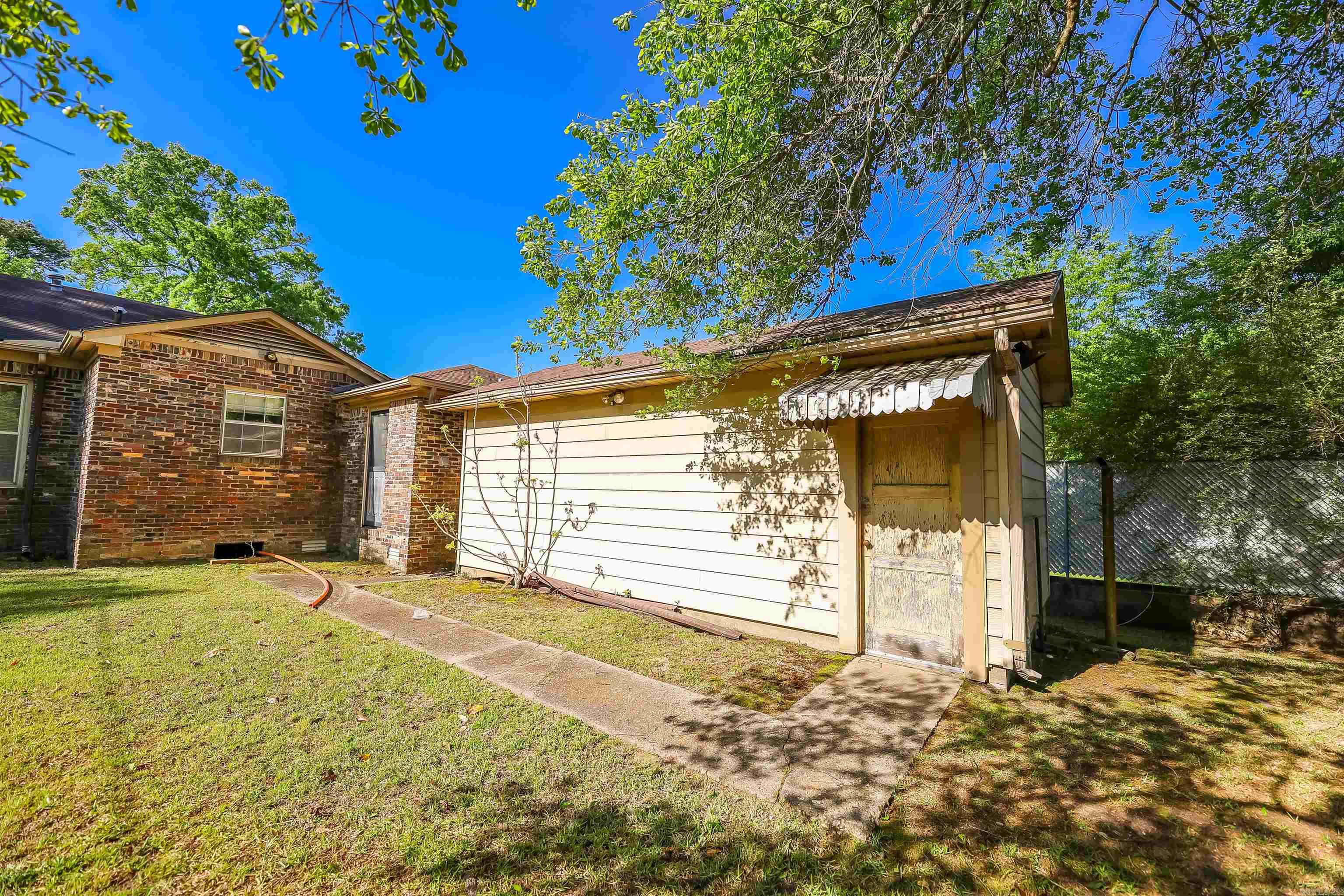 1114 W Oak St  El Dorado, AR