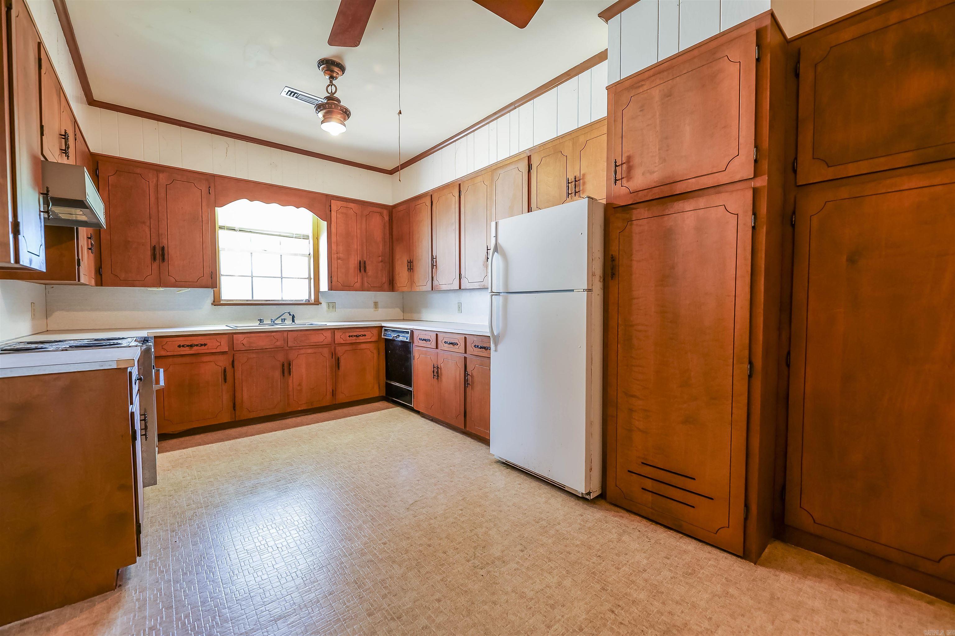 1114 W Oak St  El Dorado, AR