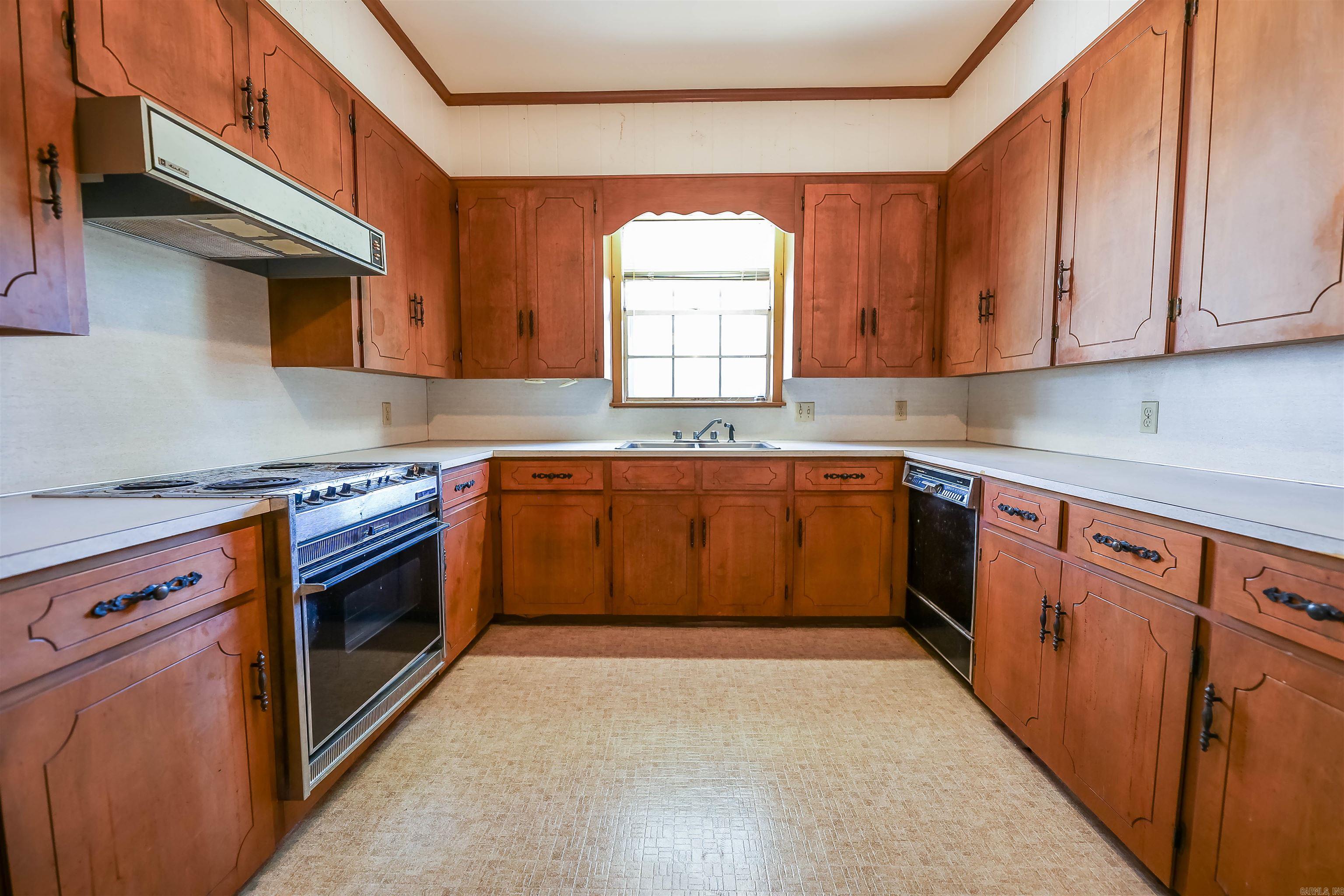 1114 W Oak St  El Dorado, AR
