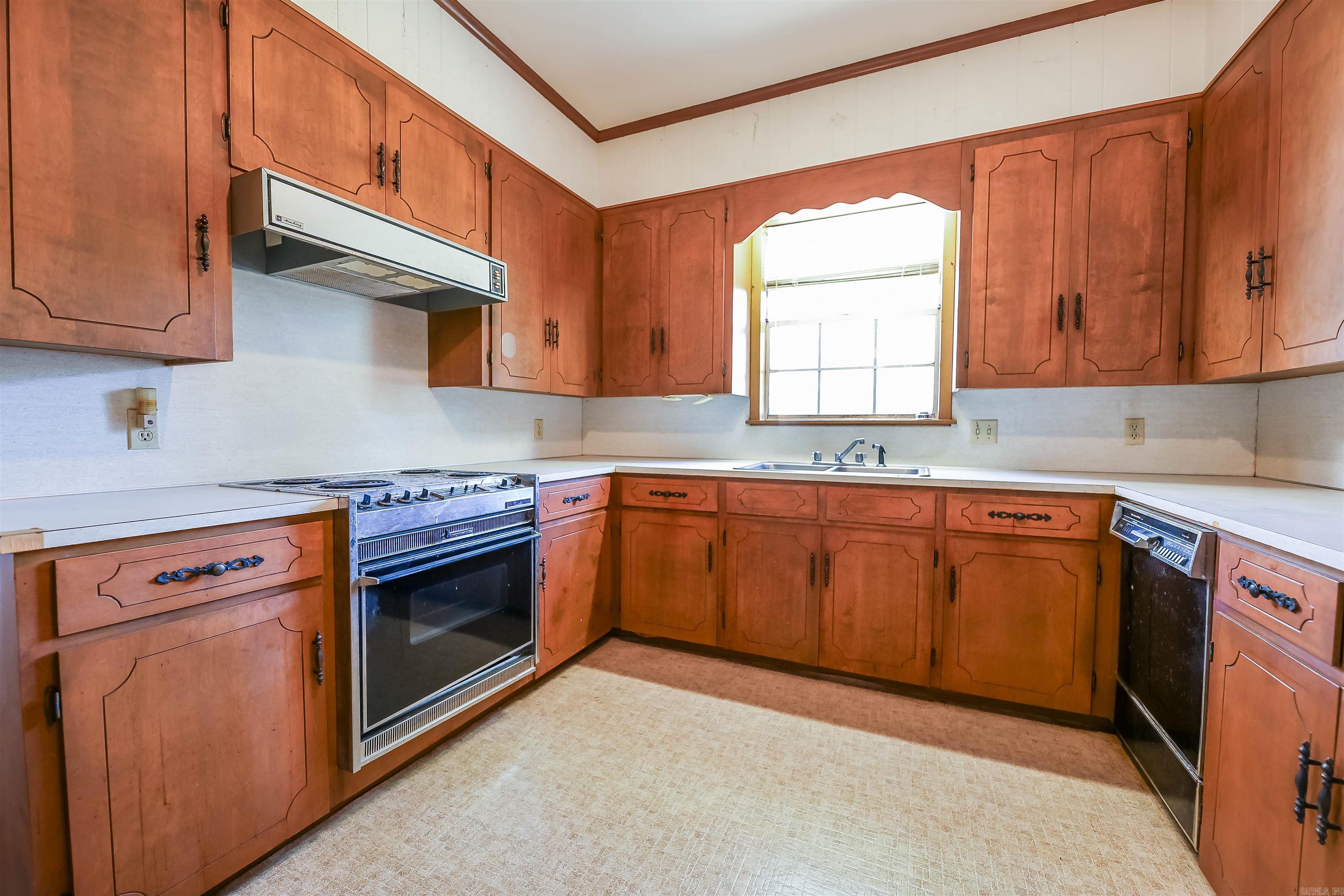 1114 W Oak St  El Dorado, AR