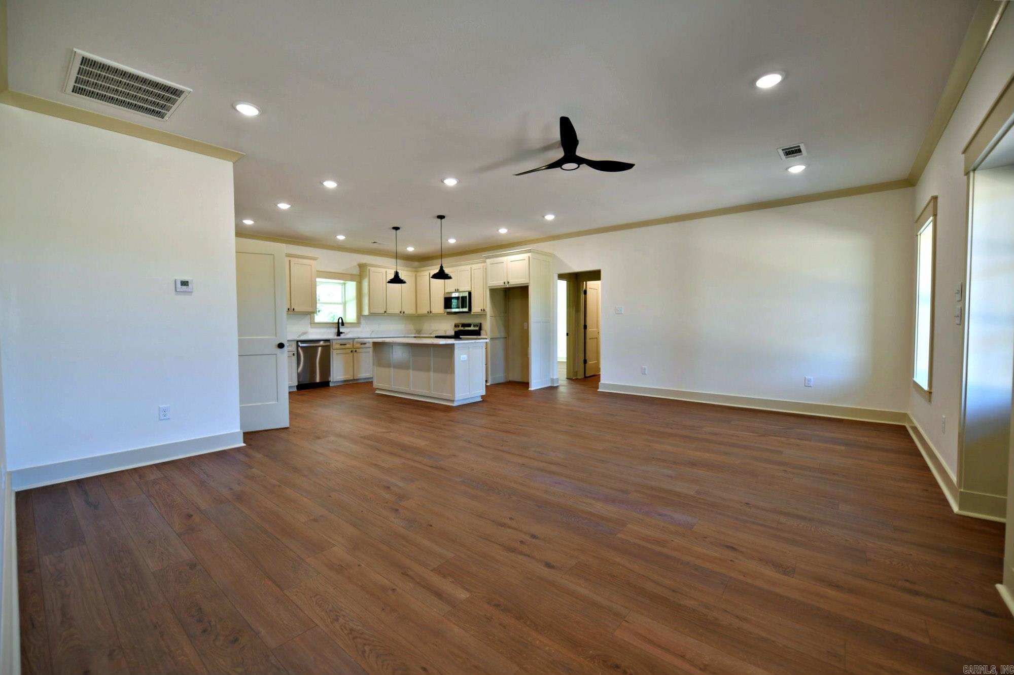 2016 S. Reine St.  Mena, AR