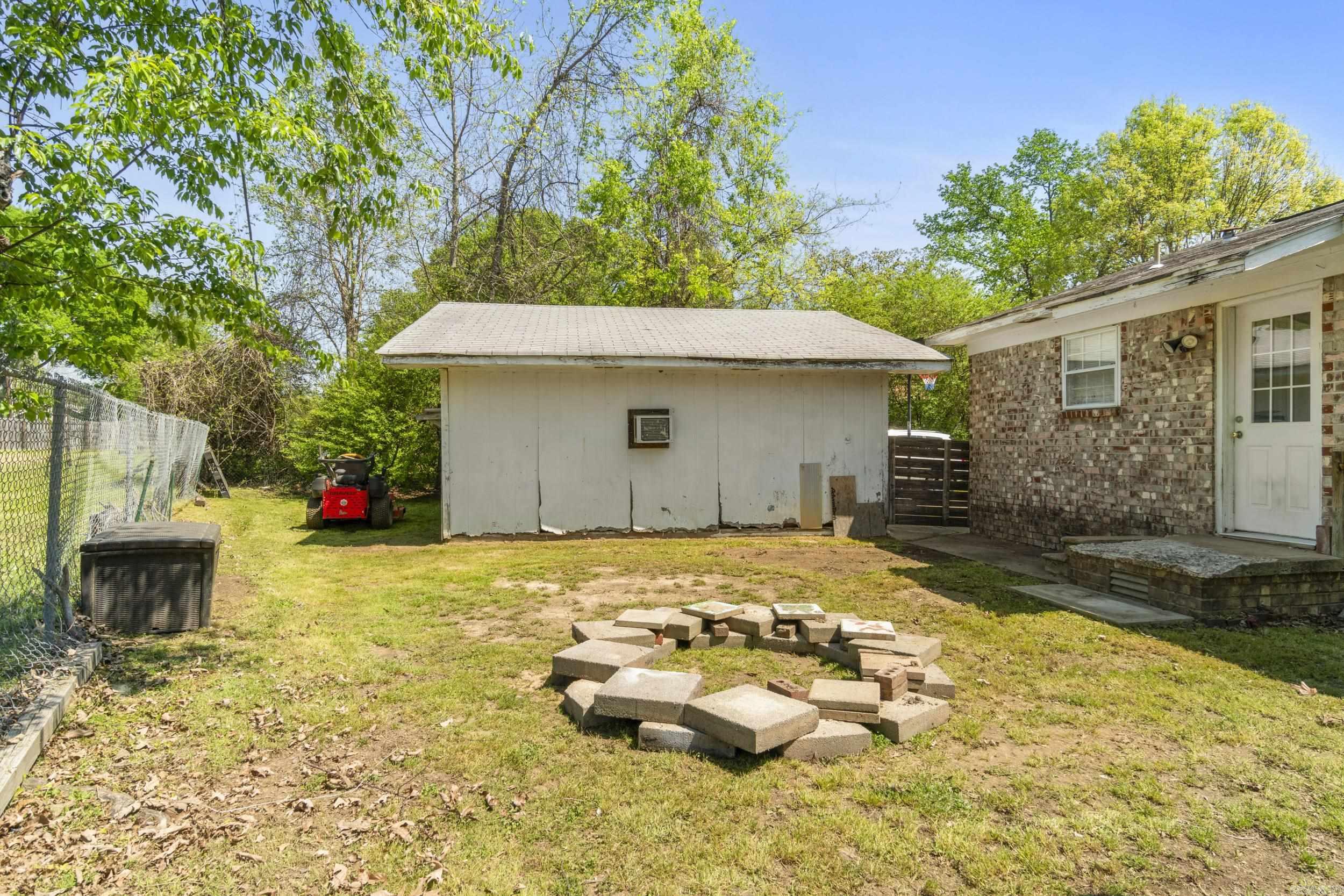 105 N Main  Mayflower, AR