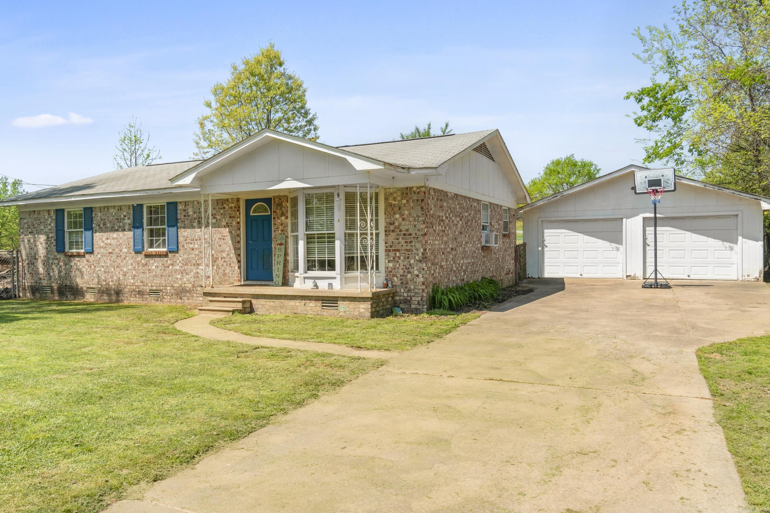 105 N Main  Mayflower, AR
