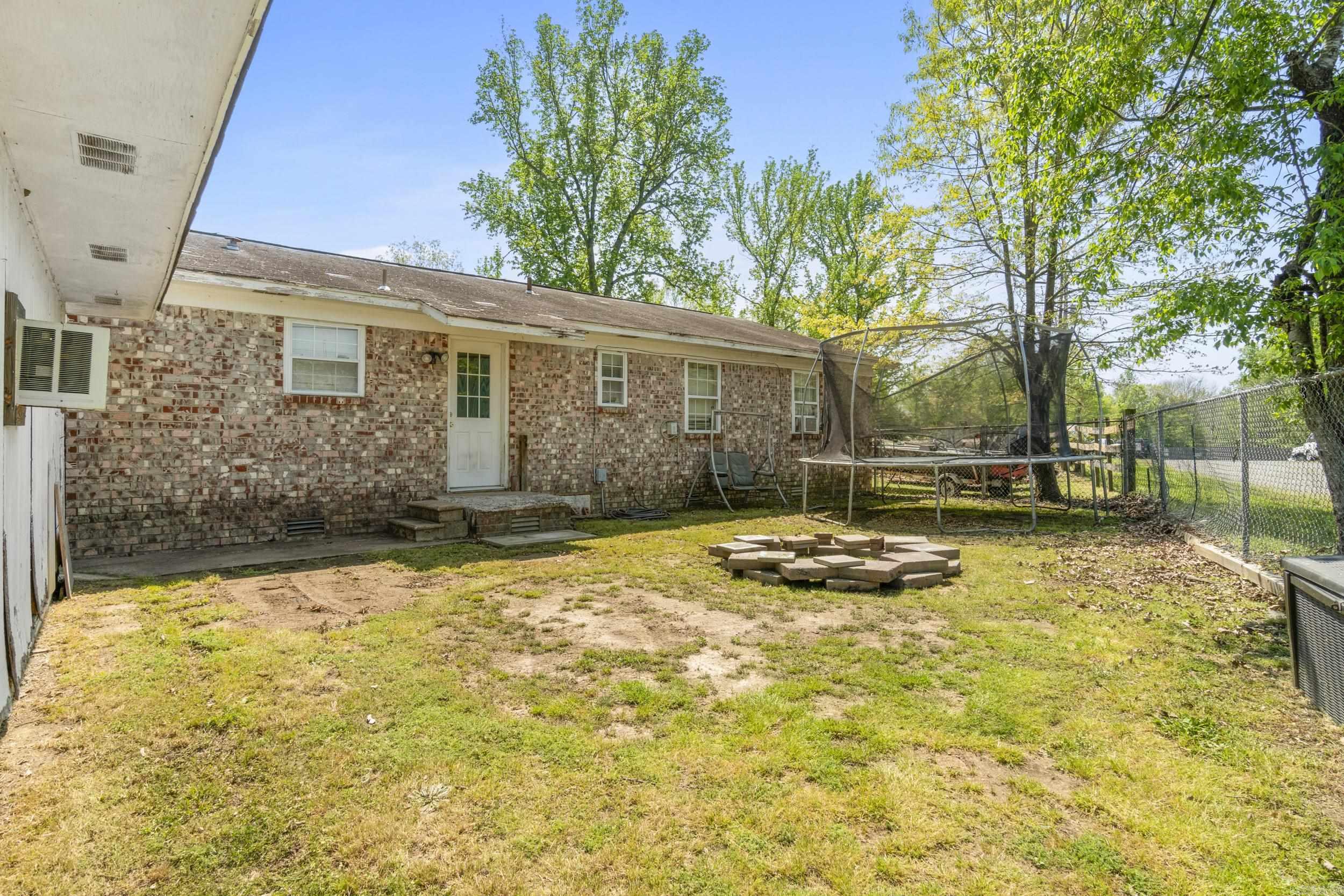 105 N Main  Mayflower, AR