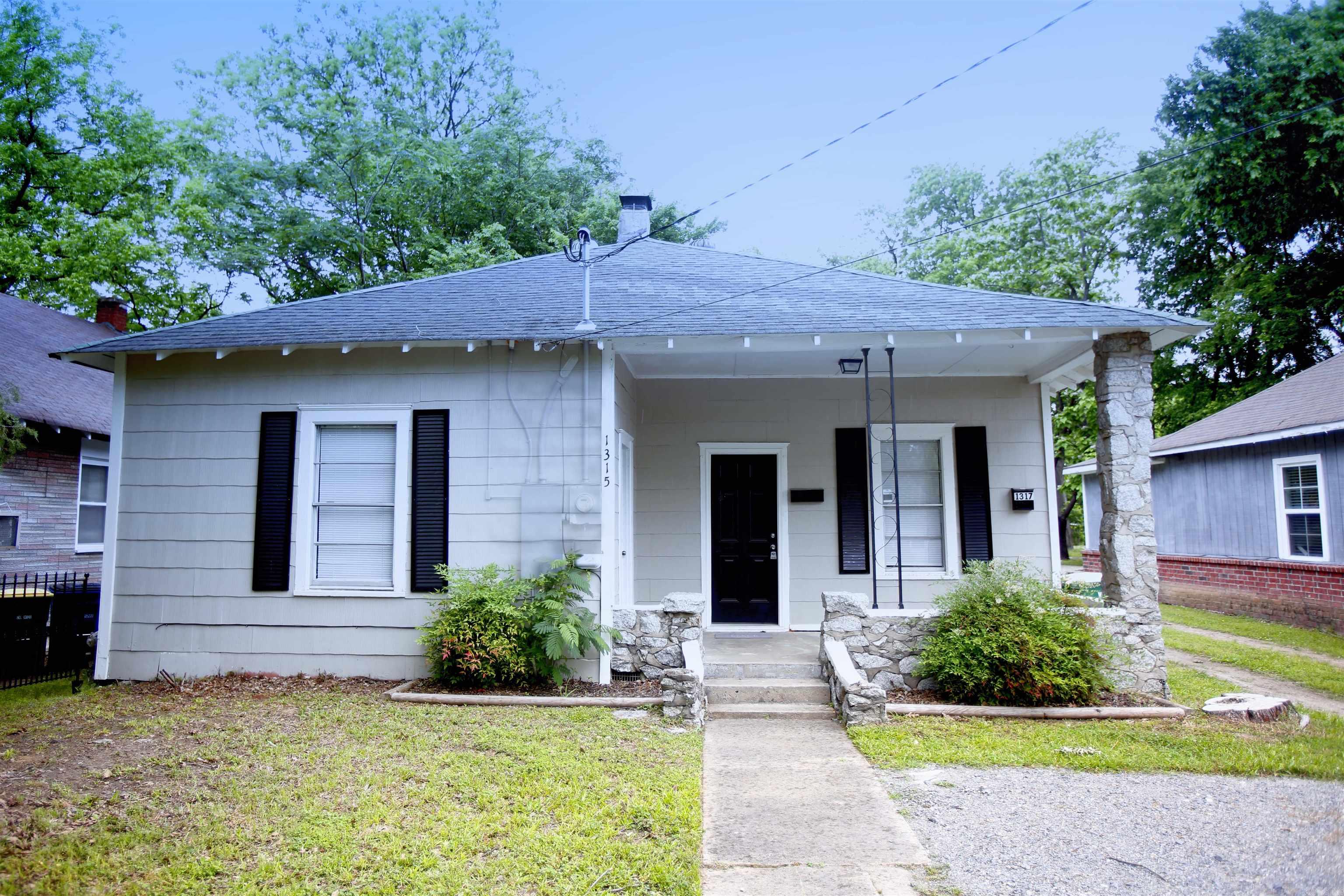 1315 W 16th Street