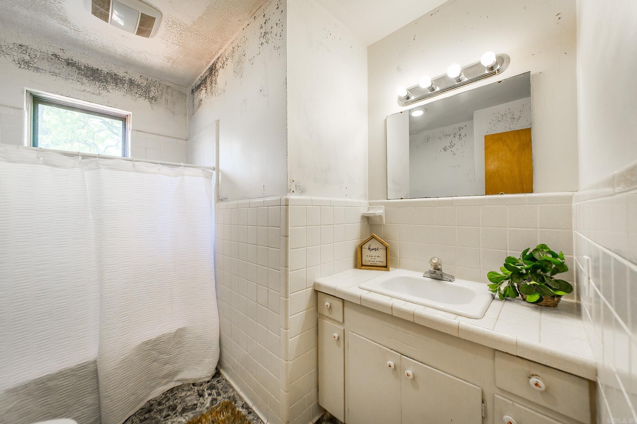 4524 N Olive  North Little Rock, AR