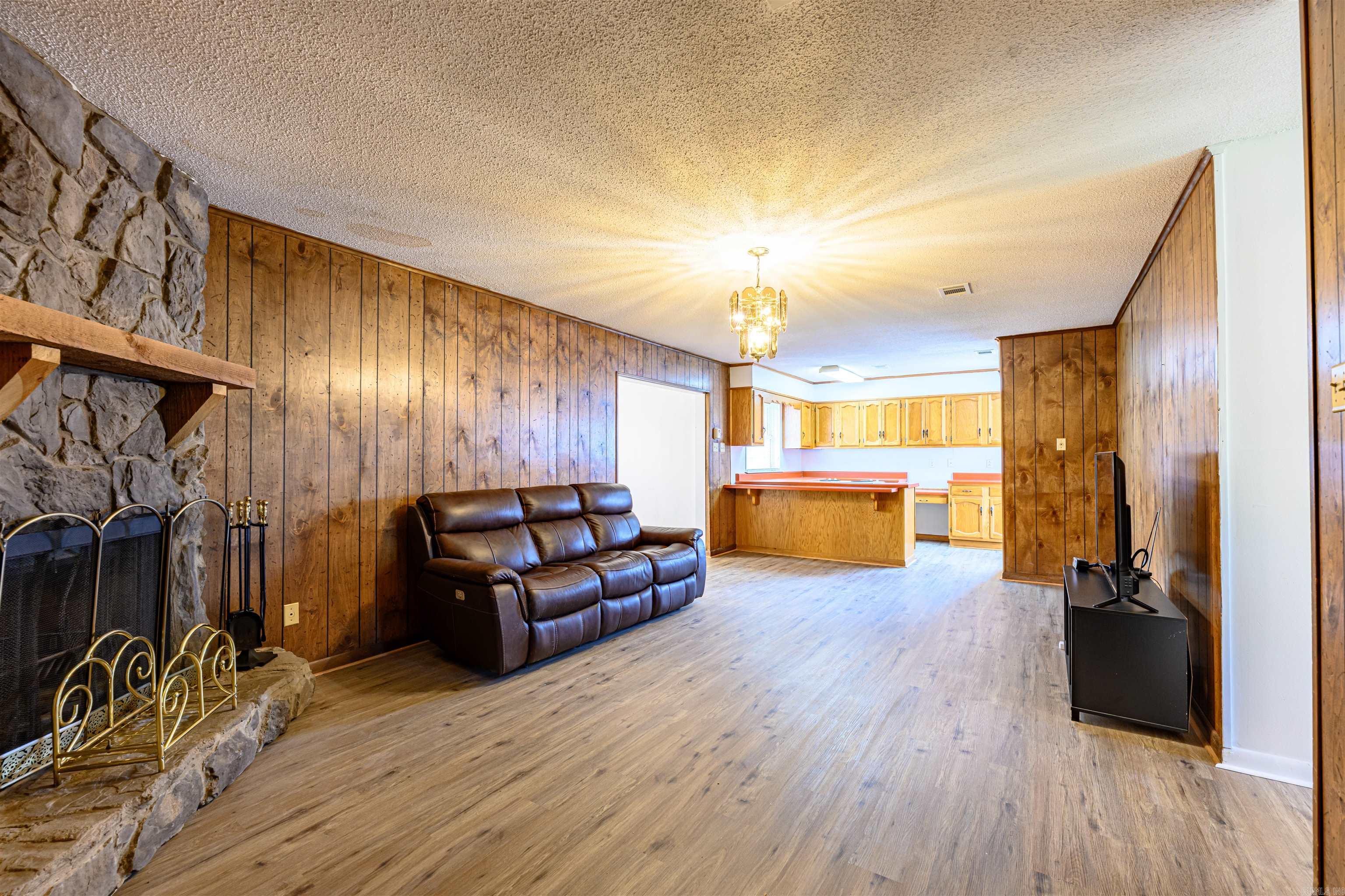 1025  Grayland Dr  Jacksonville, AR