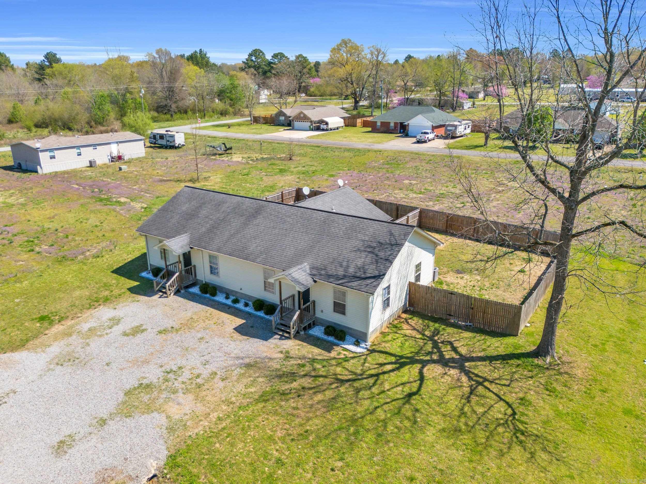 201 N Horn A & B  Letona, AR