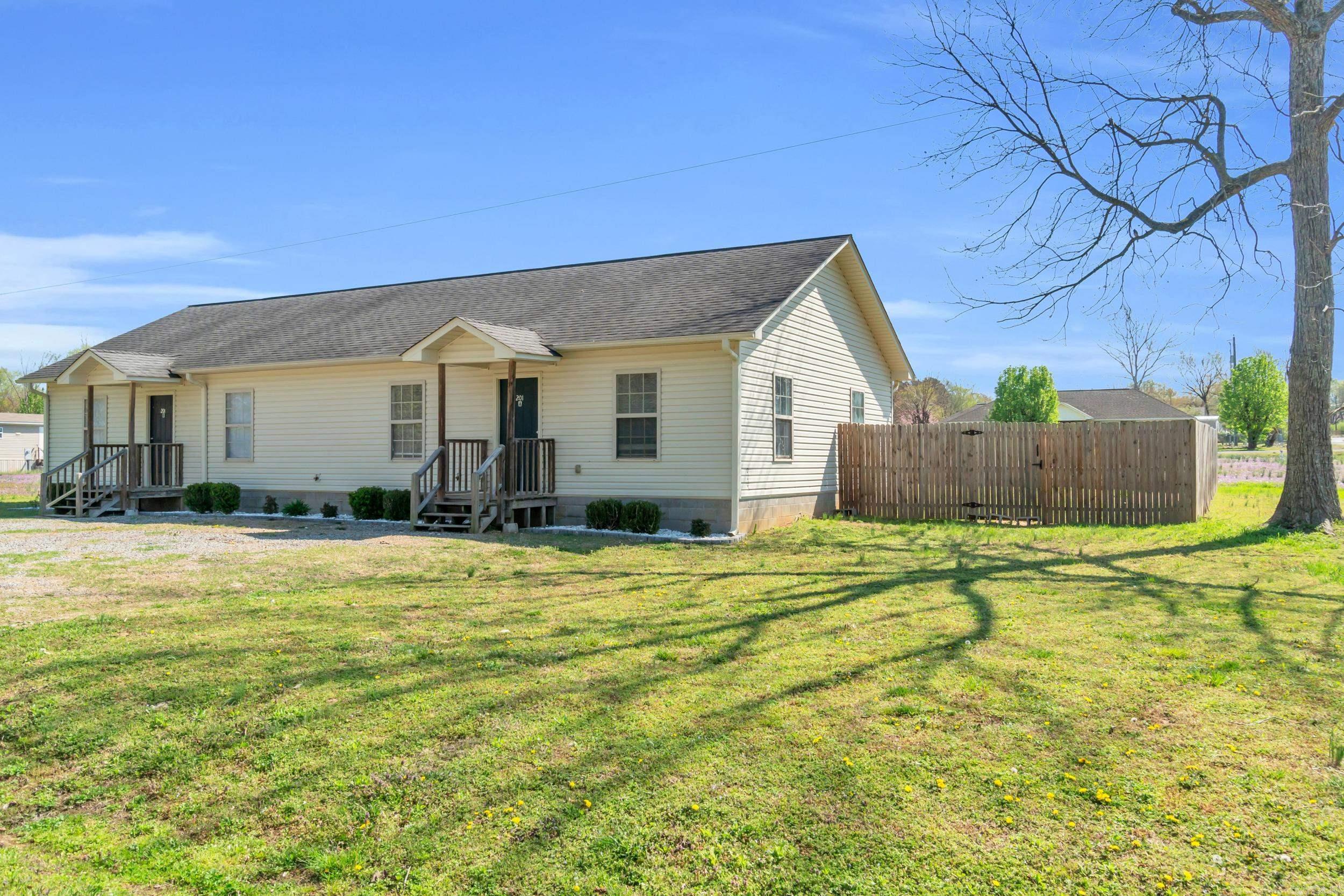 201 N Horn A & B  Letona, AR