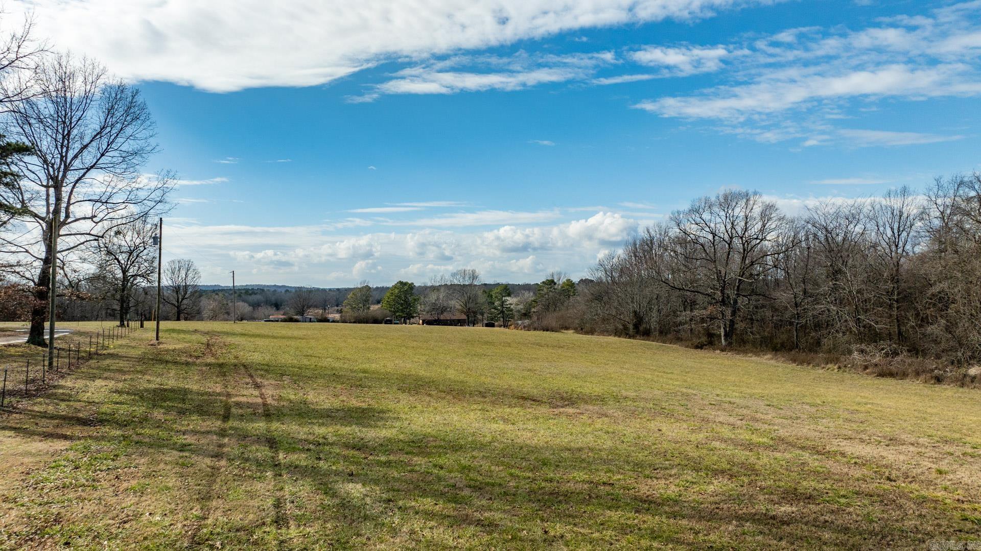345  Creek  Floral, AR