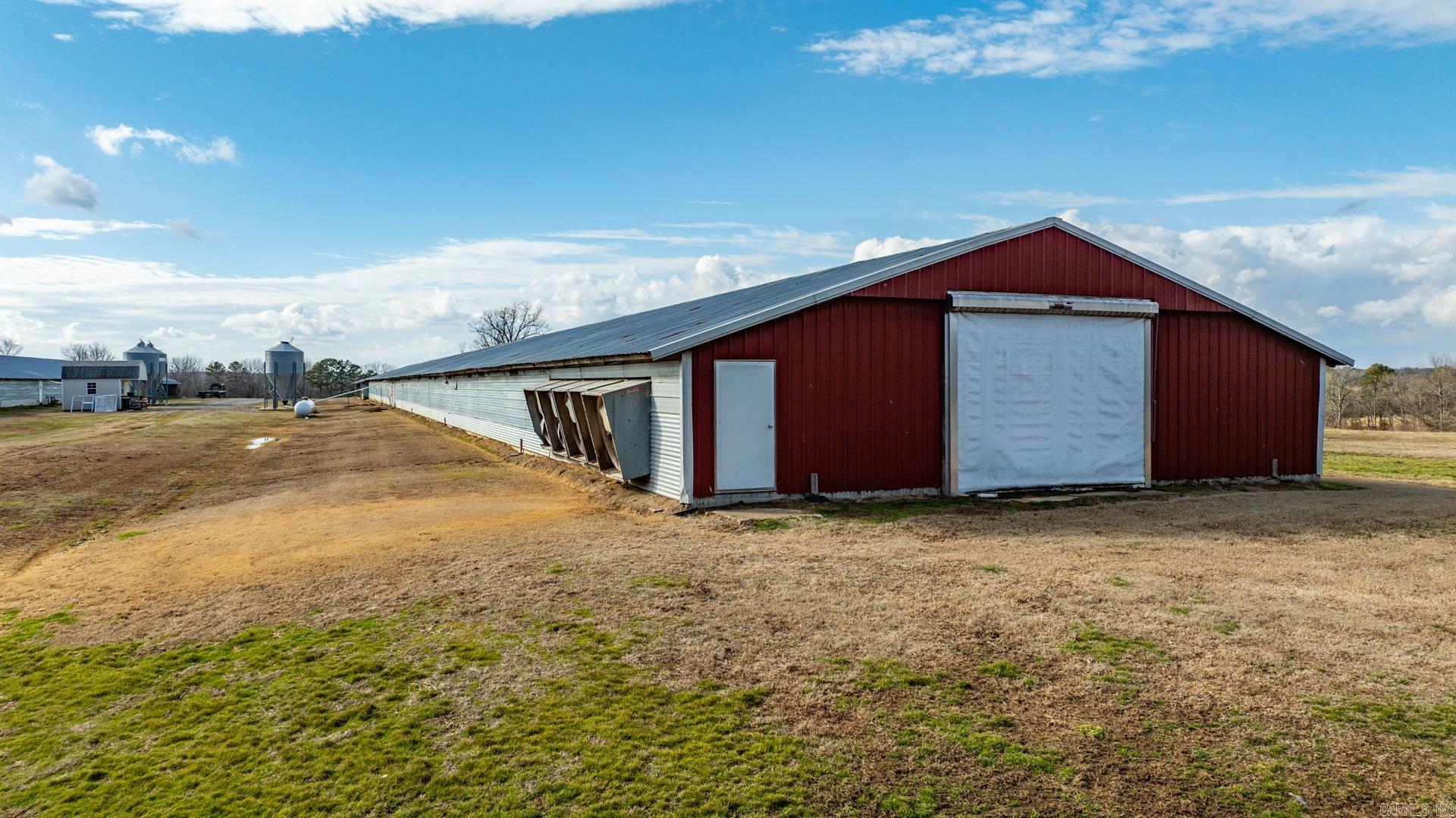 345  Creek  Floral, AR